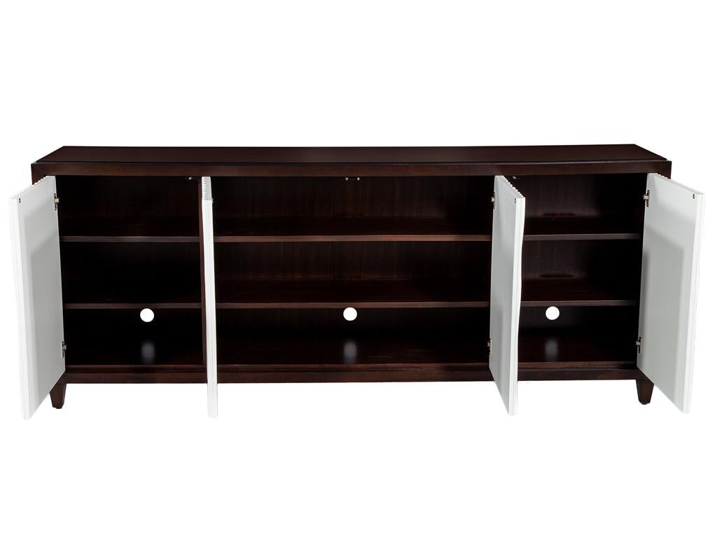 Armario Credenza Moderno con Frente Ondulado Texturado Siglo XXI y contemporáneo en venta