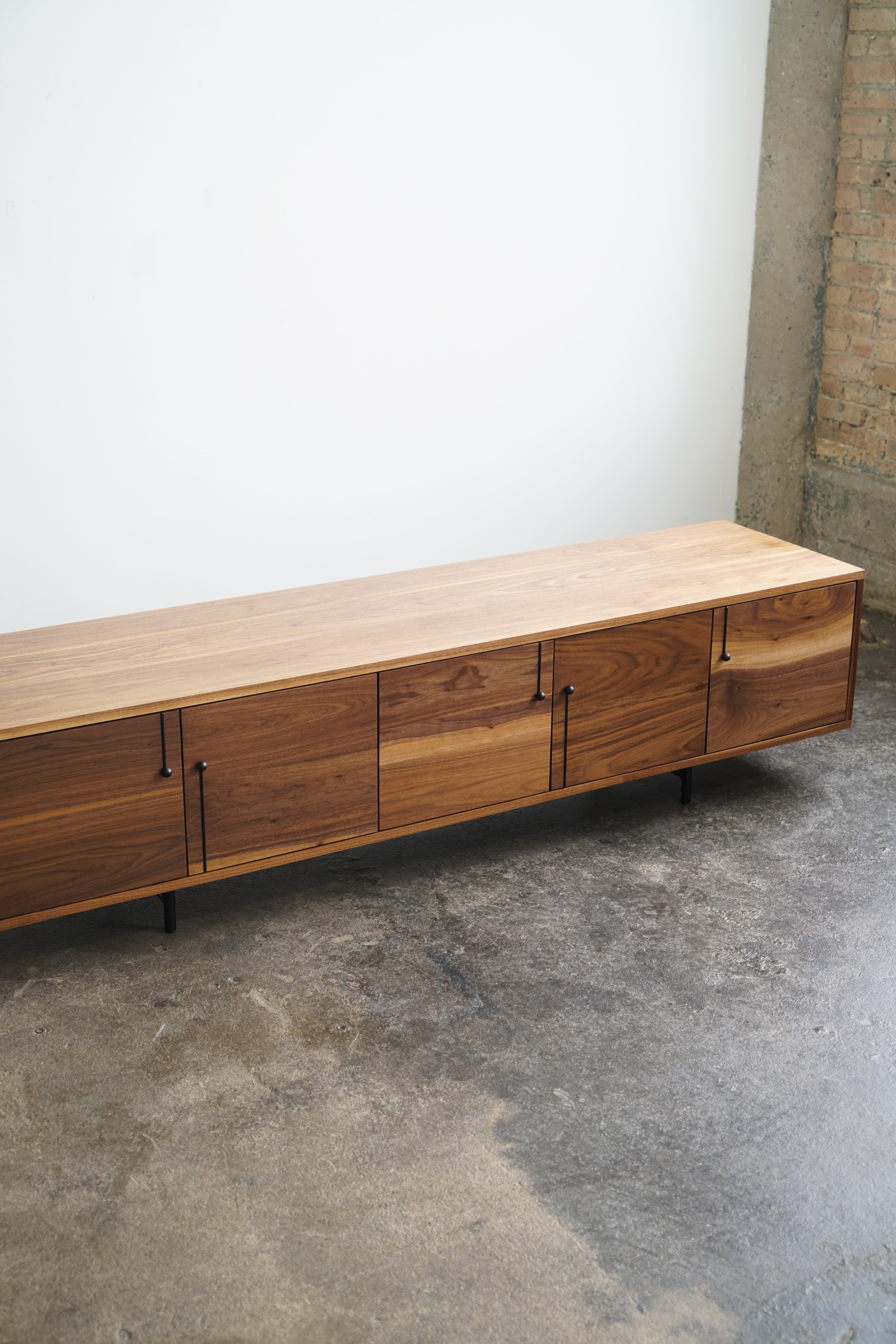 Moderner 'Credenza Three'-Schrank von Last Workshop in Nussbaum Natur (amerikanisch) im Angebot