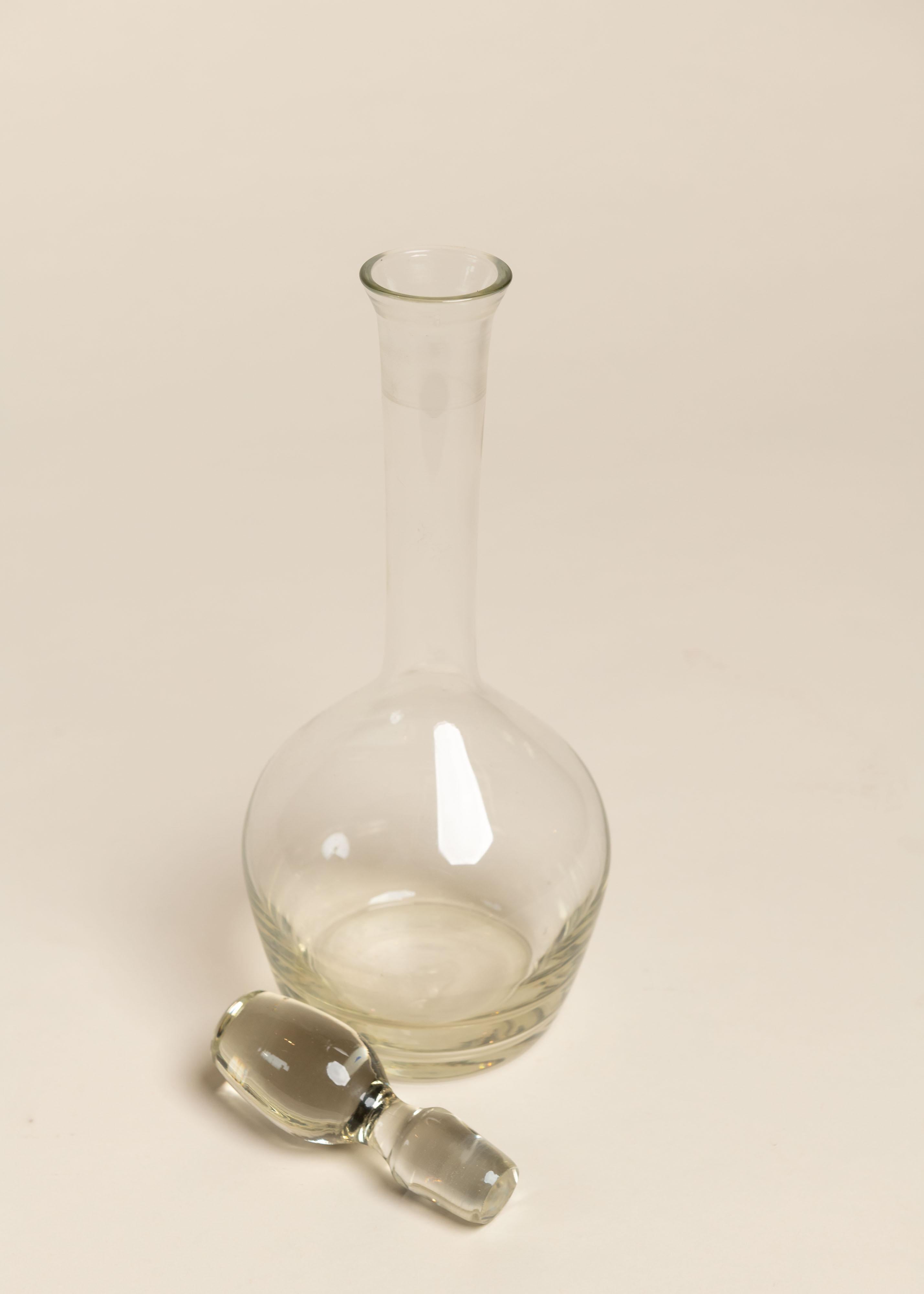 Modern Crystal Decantor with Stopper, 20th Century In Good Condition For Sale In San Francisco, CA