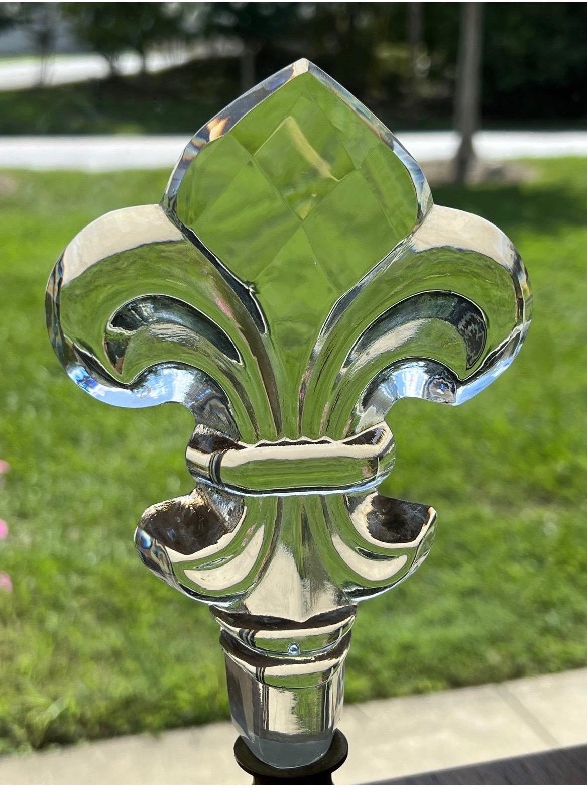 Modern Crystal Fleur De Lis Sculpture Mounted to Lucite Base In Good Condition For Sale In Atlanta, GA