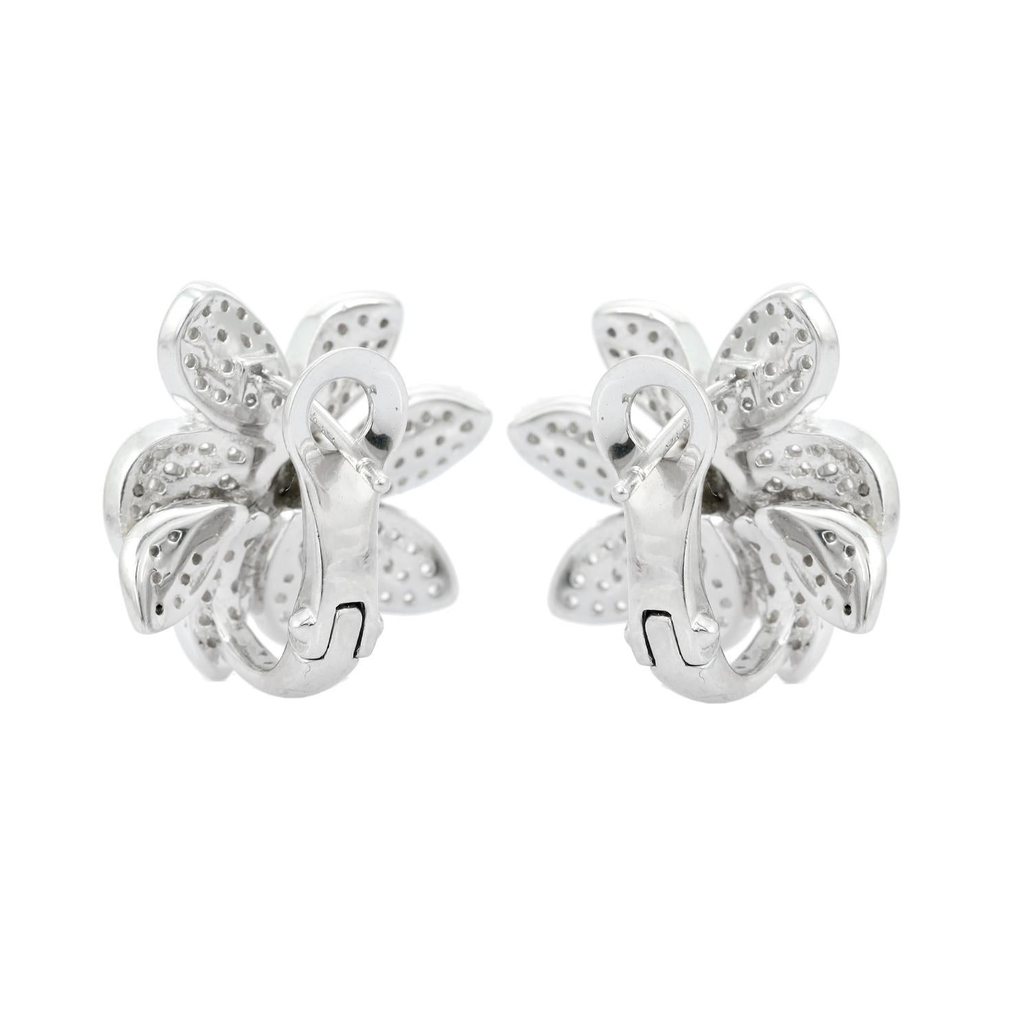 Orecchino moderno con fiore di zirconia cubica in argento 925 Regalo per la mamma in vendita 3