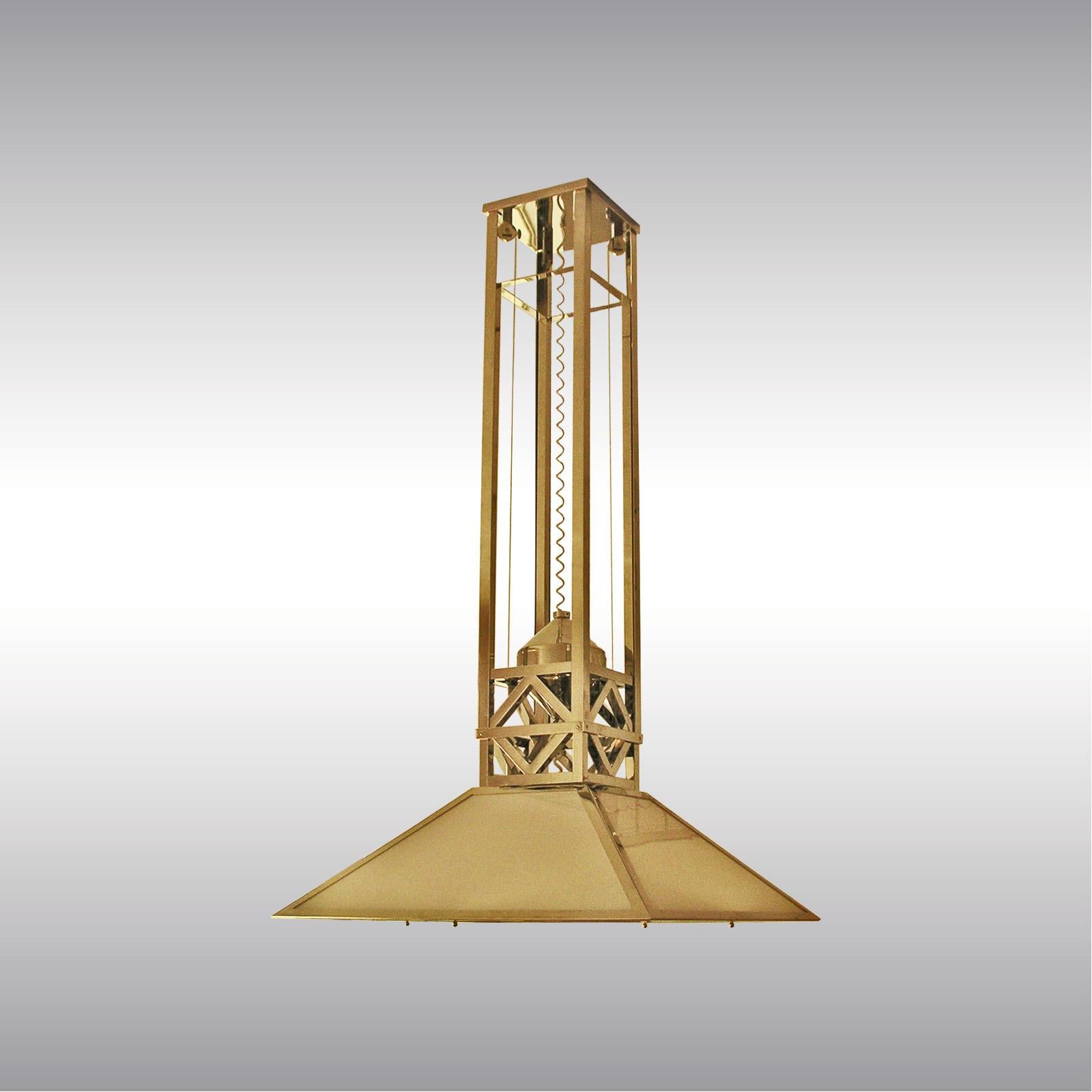 Autrichien Lustre ou pendentif cubique moderne en verre opalin et laiton, réédition en vente