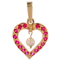 Modern Cultured Pearl 18 Karat Yellow Gold Heart Shape Pendant