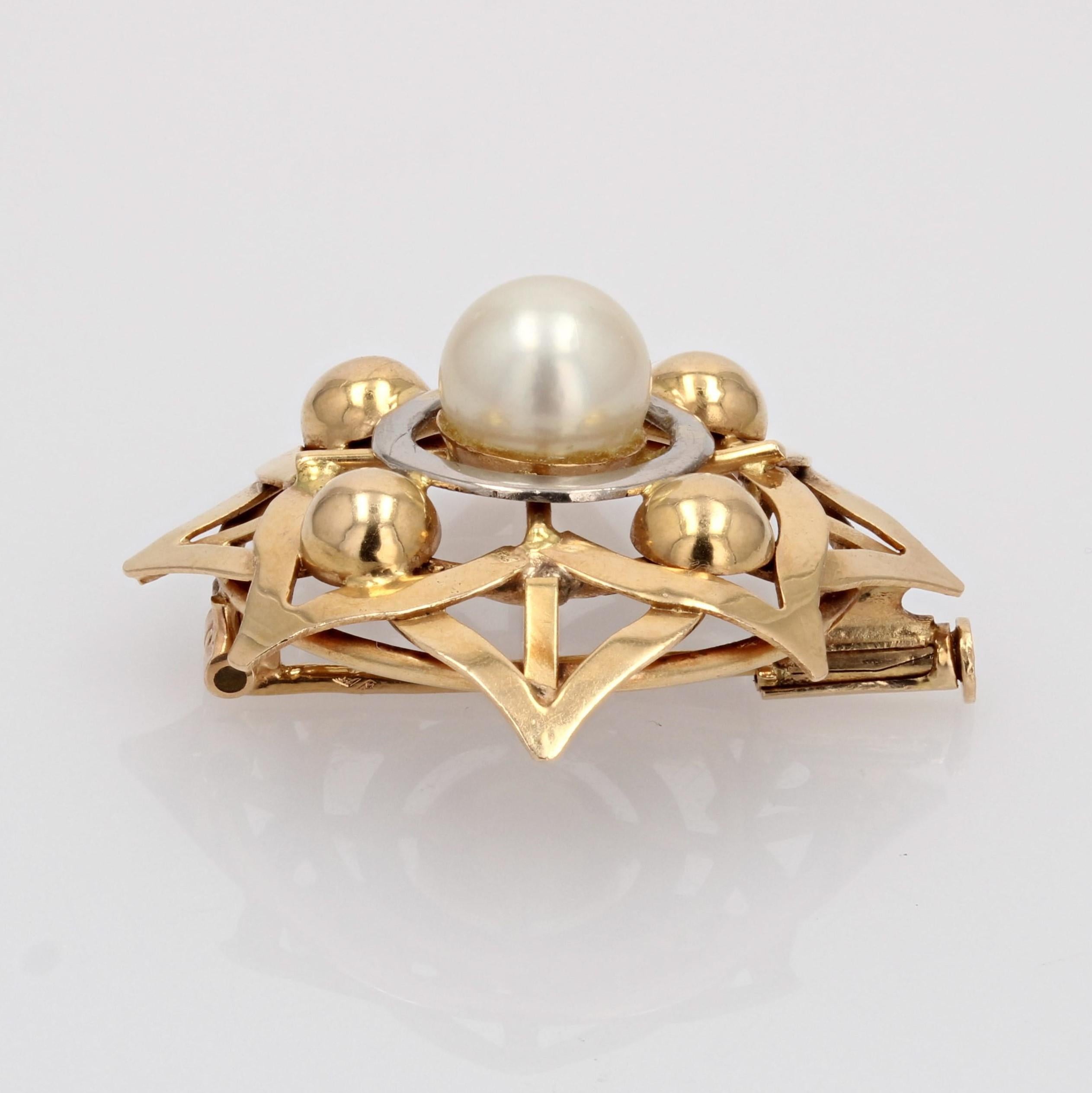 Modern Cultured Pearl 18 Karat Yellow Gold Star Brooch For Sale 4