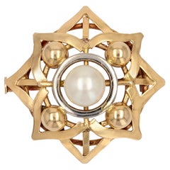 Retro Modern Cultured Pearl 18 Karat Yellow Gold Star Brooch