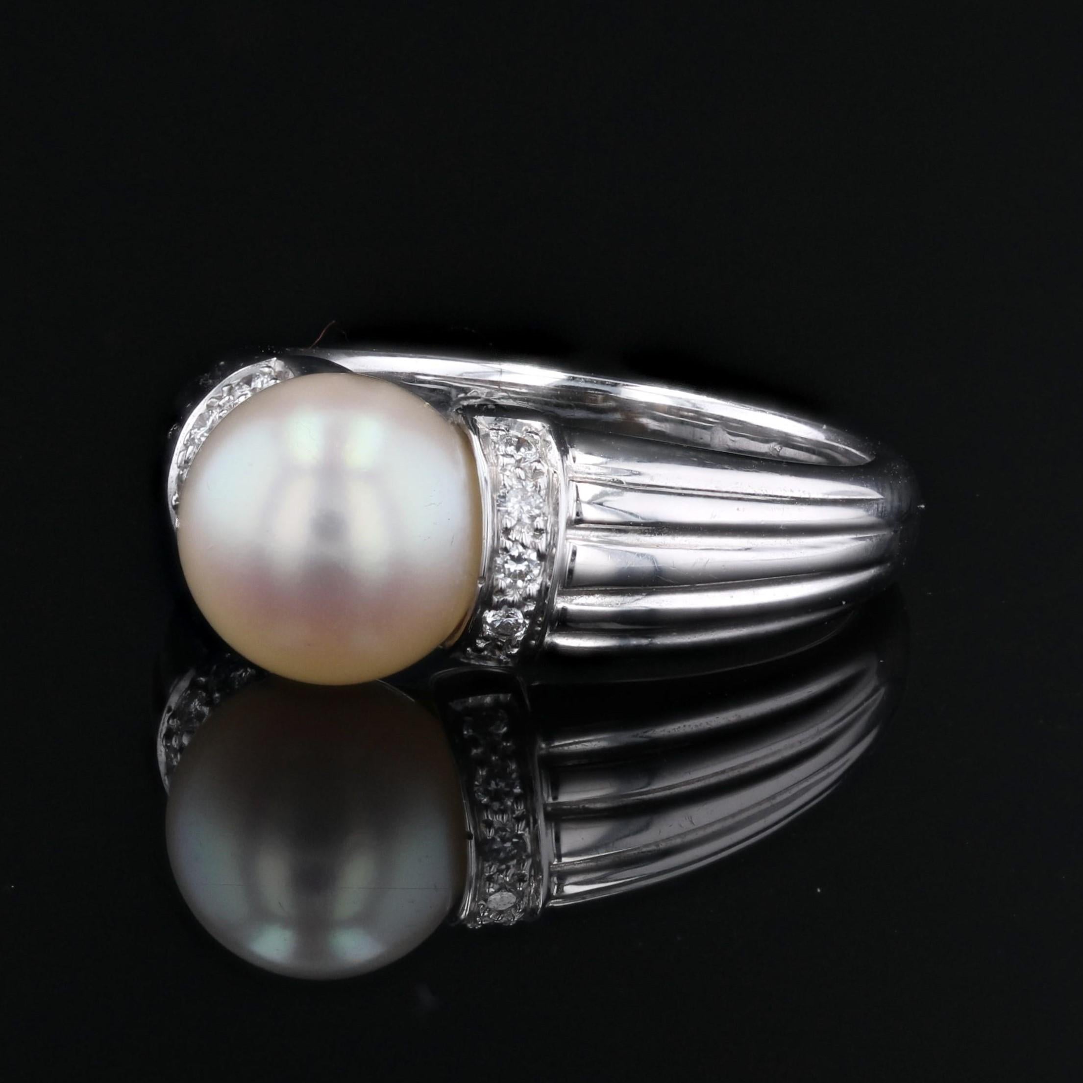 Anello moderno con perle coltivate e diamanti in oro bianco 18 carati in vendita 1