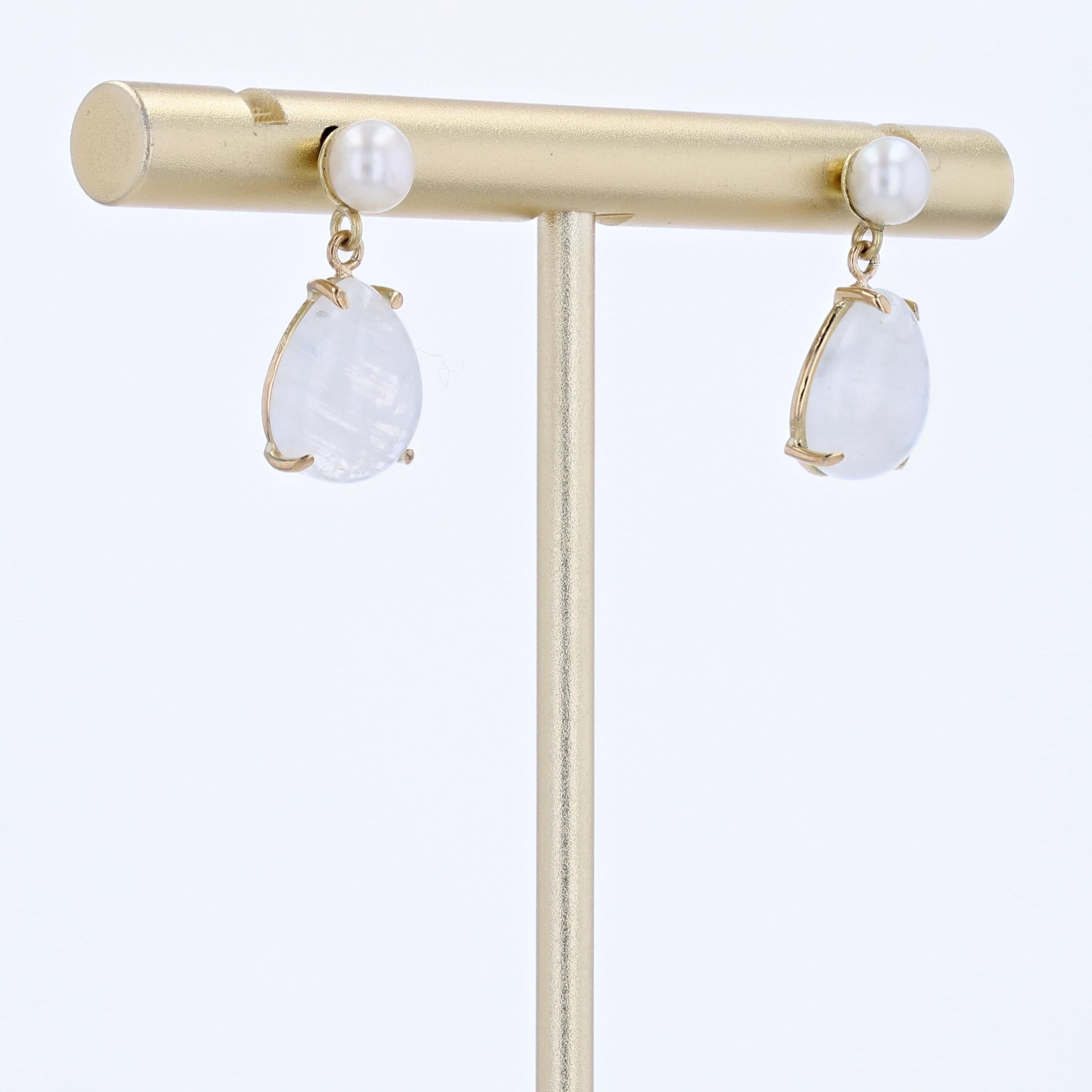 Women's Modern Cultured pearl Moonstones 18 Karat Yellow Gold Dangle Earrings For Sale