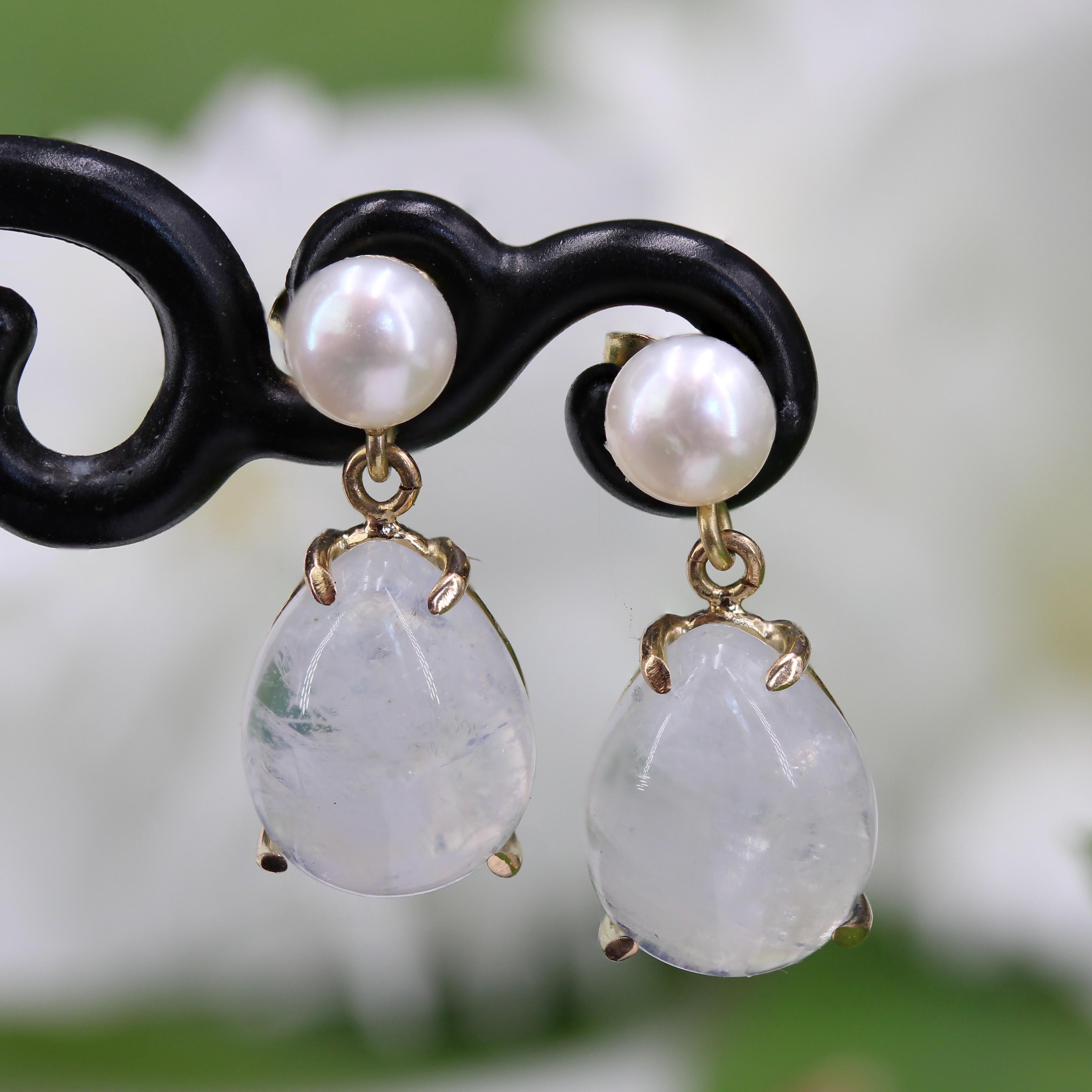 Modern Cultured pearl Moonstones 18 Karat Yellow Gold Dangle Earrings For Sale 3