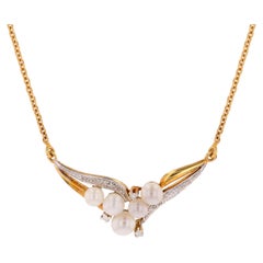 Modern Cultured Pearls Diamonds 18 Karat Yellow Gold Necklace