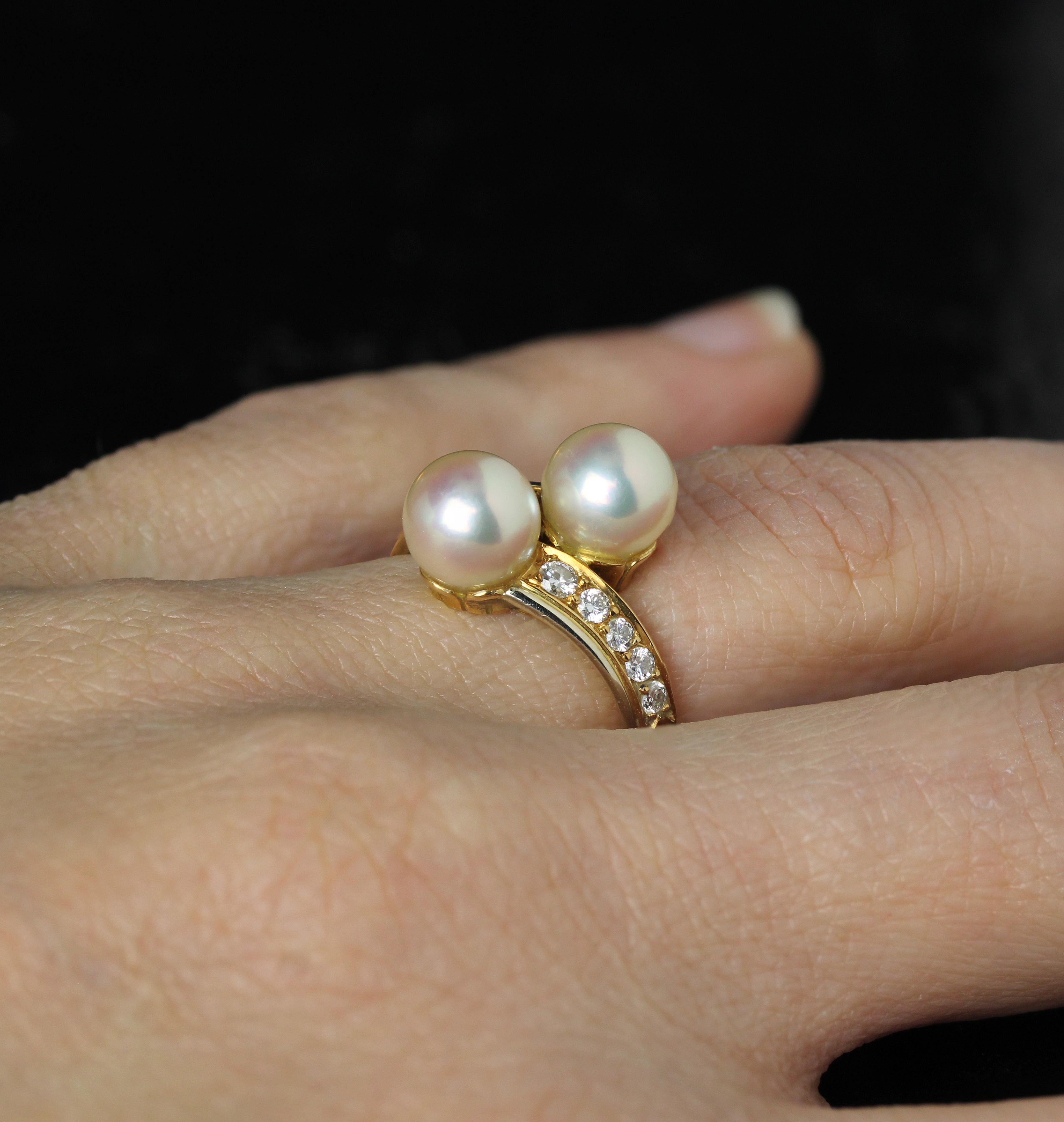 Modern Cultured Pearls Diamonds 18 Karat Yellow Gold You and Me Ring For Sale 7