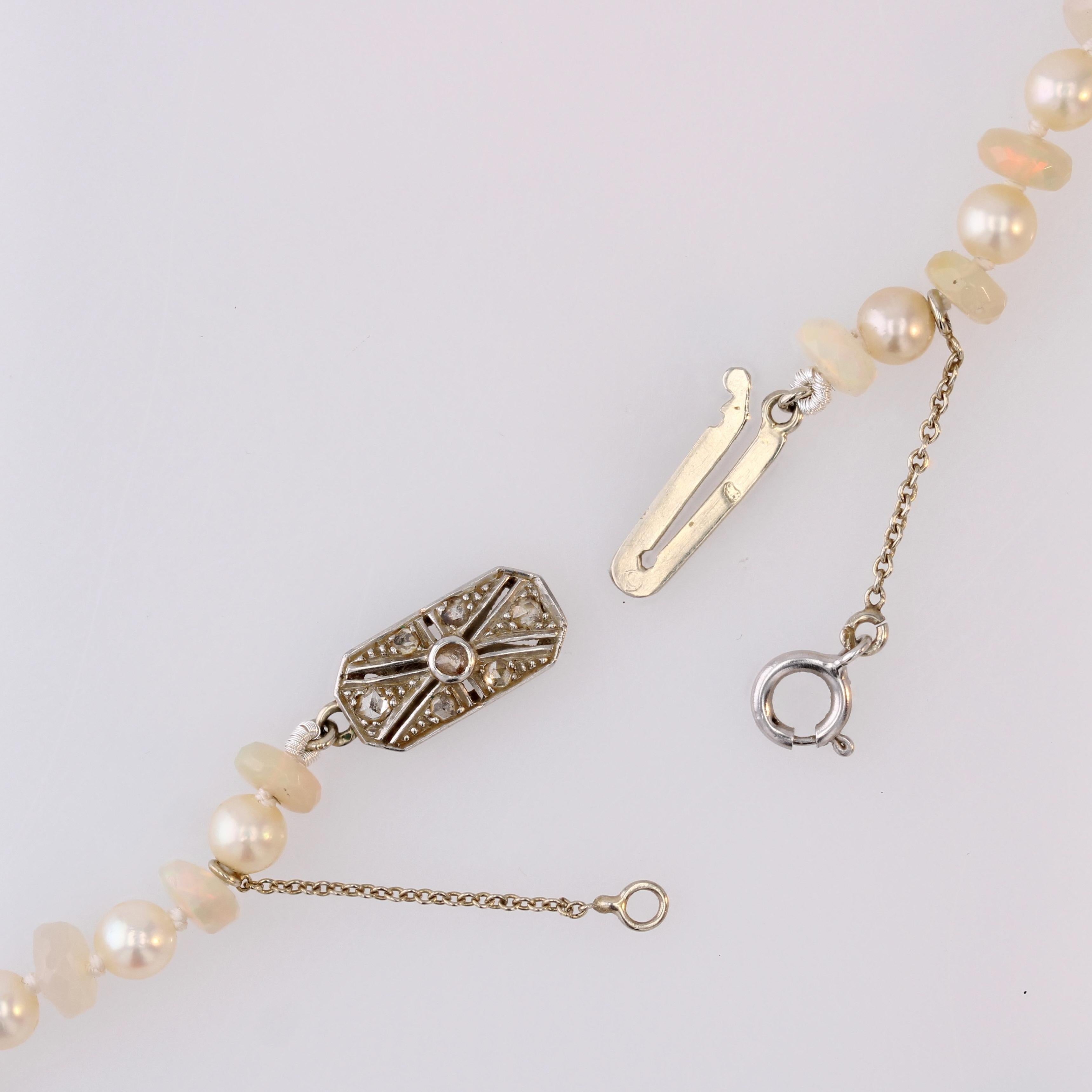 Moderne Halskette mit Verschluss aus 18 Karat Weißgold mit Zuchtperlen und Opalen im Angebot 10