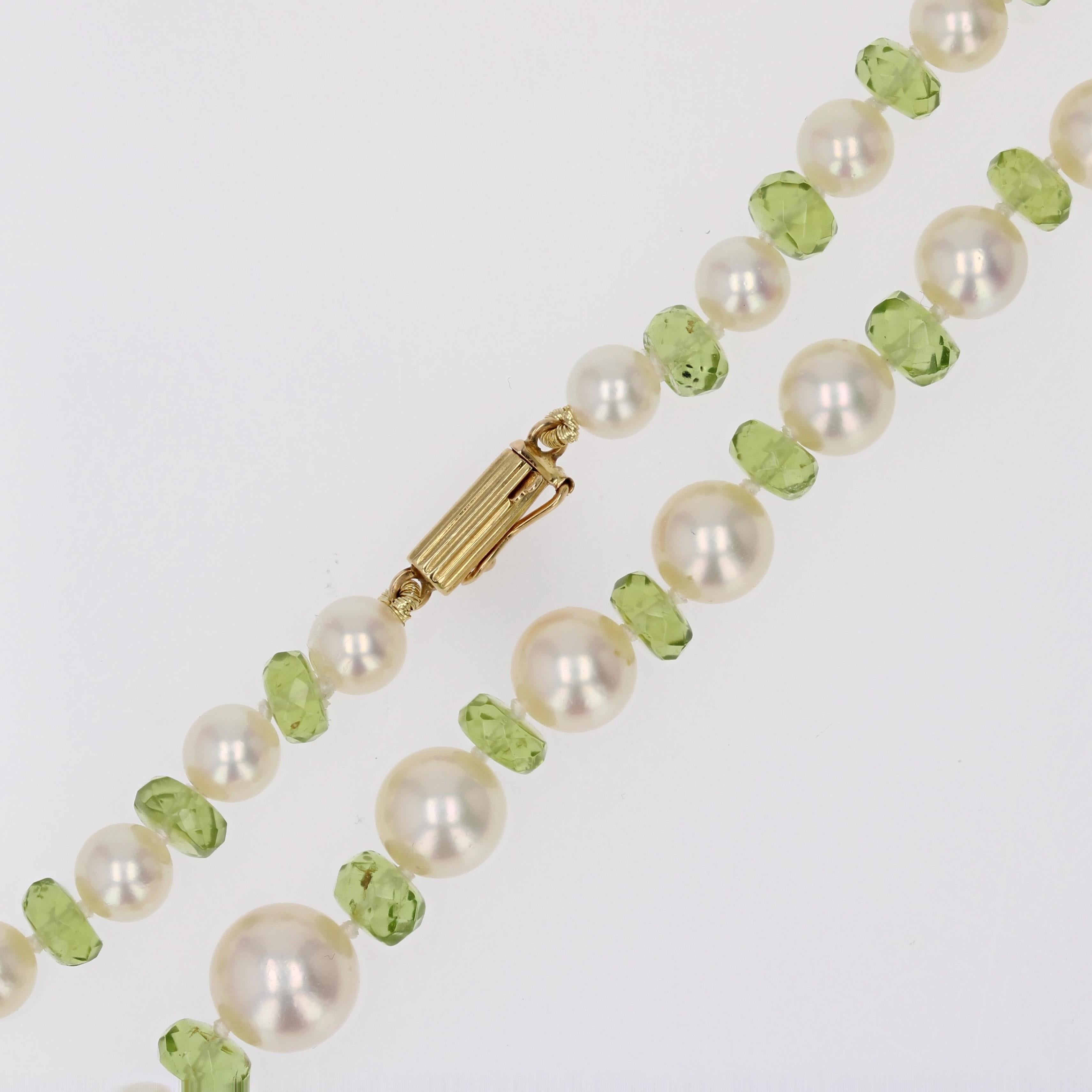 Collier à fermoir moderne en or jaune 18 carats avec perles de culture et péridots en vente 7