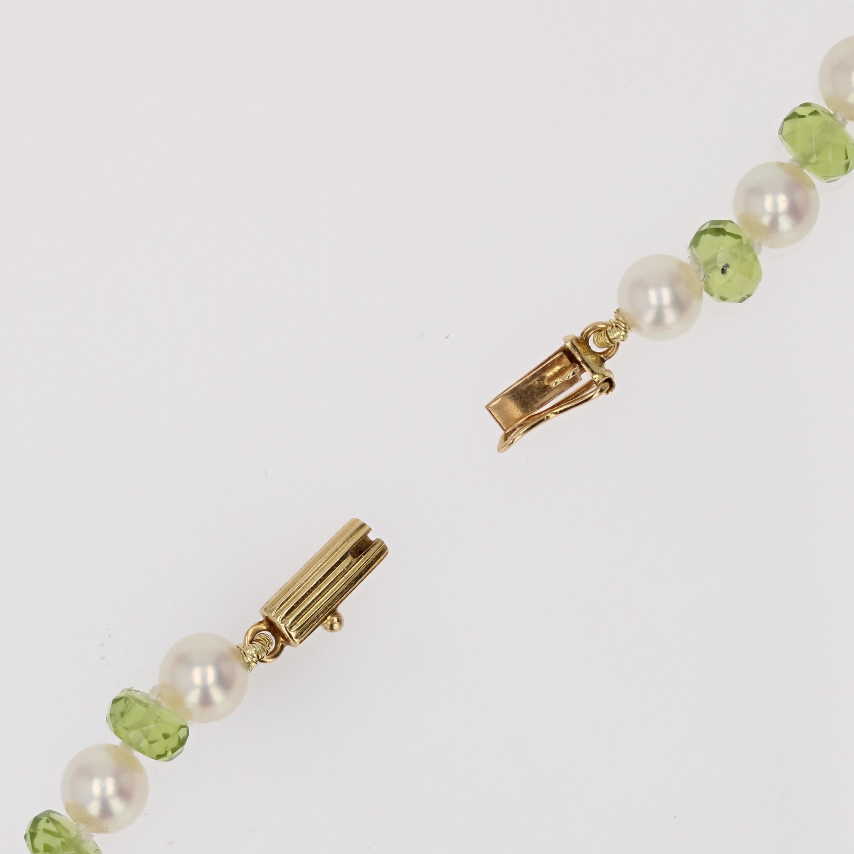 Modern Cultured Pearls Peridots 18 Karat Yellow Gold Clasp Necklace For Sale 9