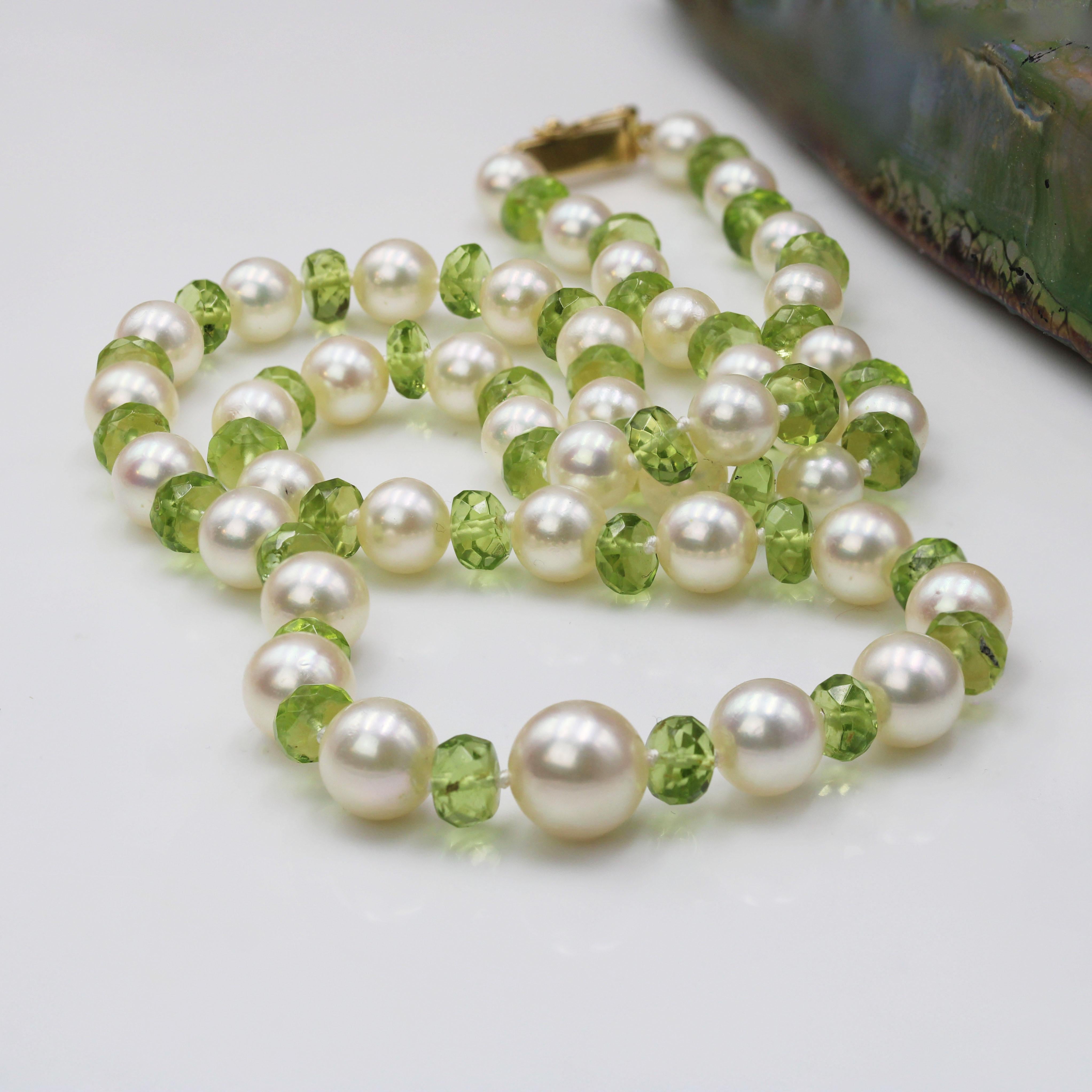 Bead Modern Cultured Pearls Peridots 18 Karat Yellow Gold Clasp Necklace For Sale