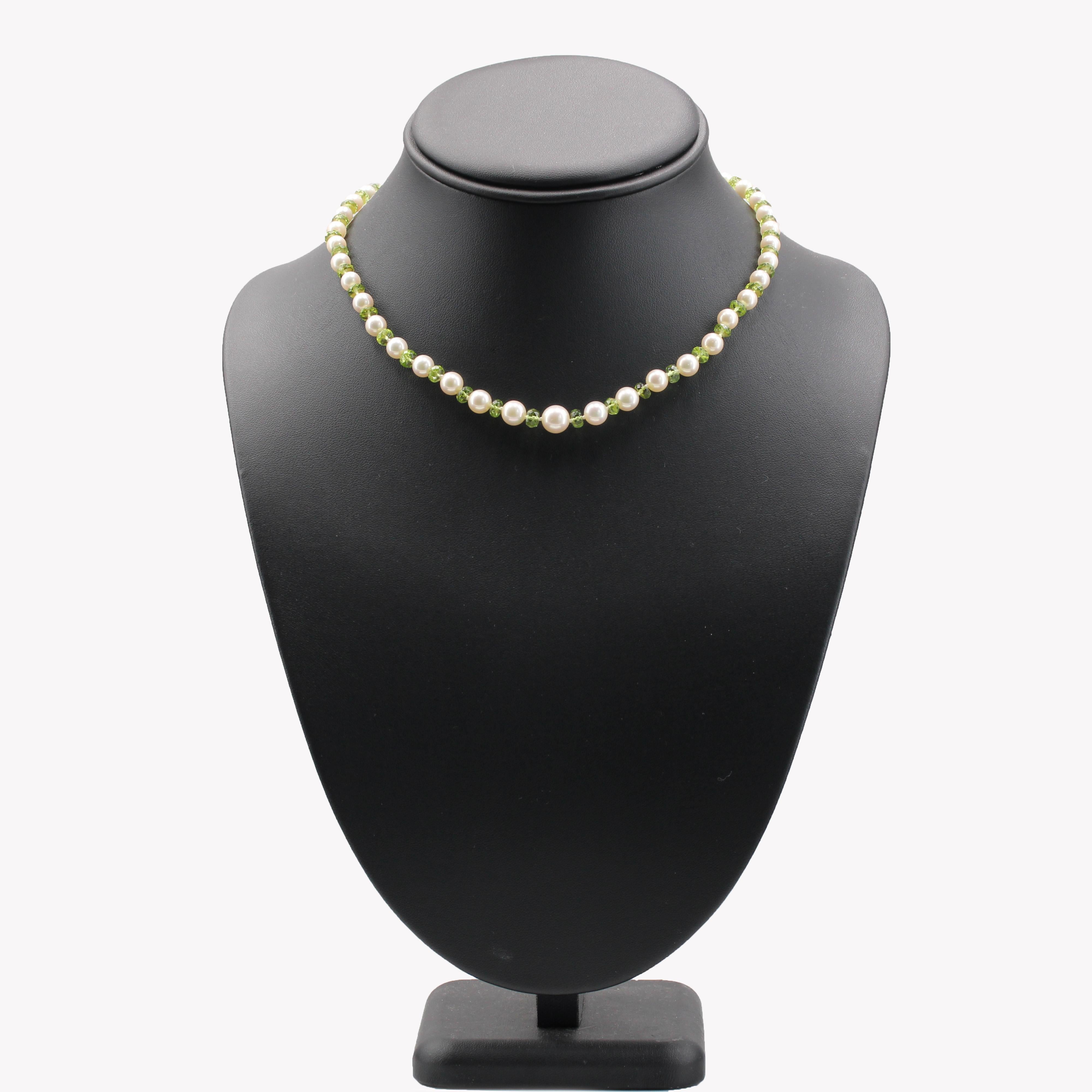 Women's Modern Cultured Pearls Peridots 18 Karat Yellow Gold Clasp Necklace For Sale