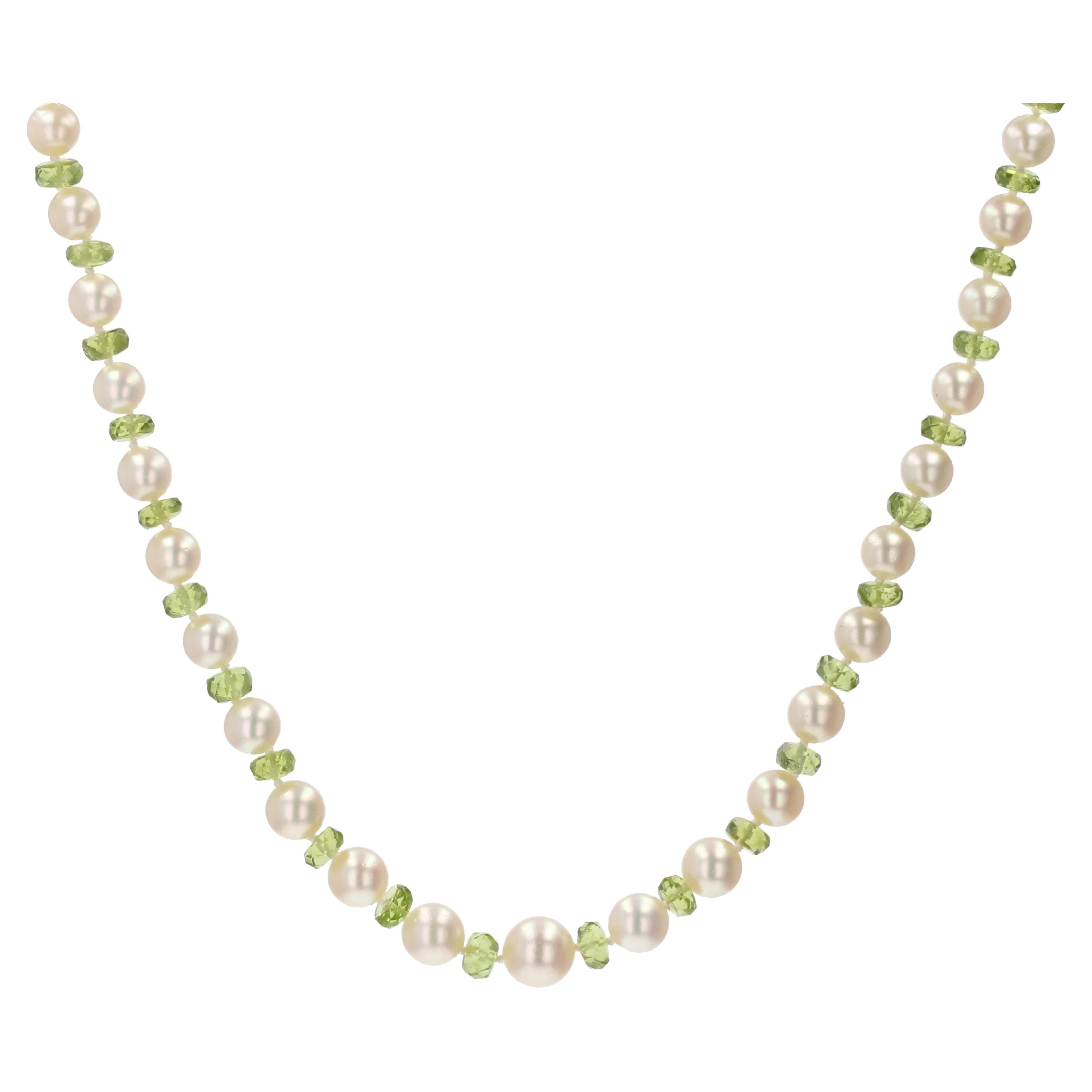Modern Cultured Pearls Peridots 18 Karat Yellow Gold Clasp Necklace For Sale