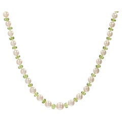 Modern Cultured Pearls Peridots 18 Karat Yellow Gold Clasp Necklace