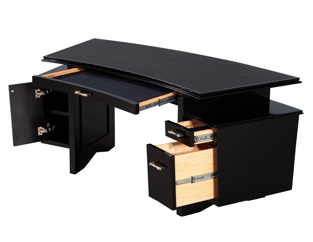 Scrivania moderna curva in pelle nera di Nancy Corzine Fusion Desk In condizioni ottime in vendita a North York, ON