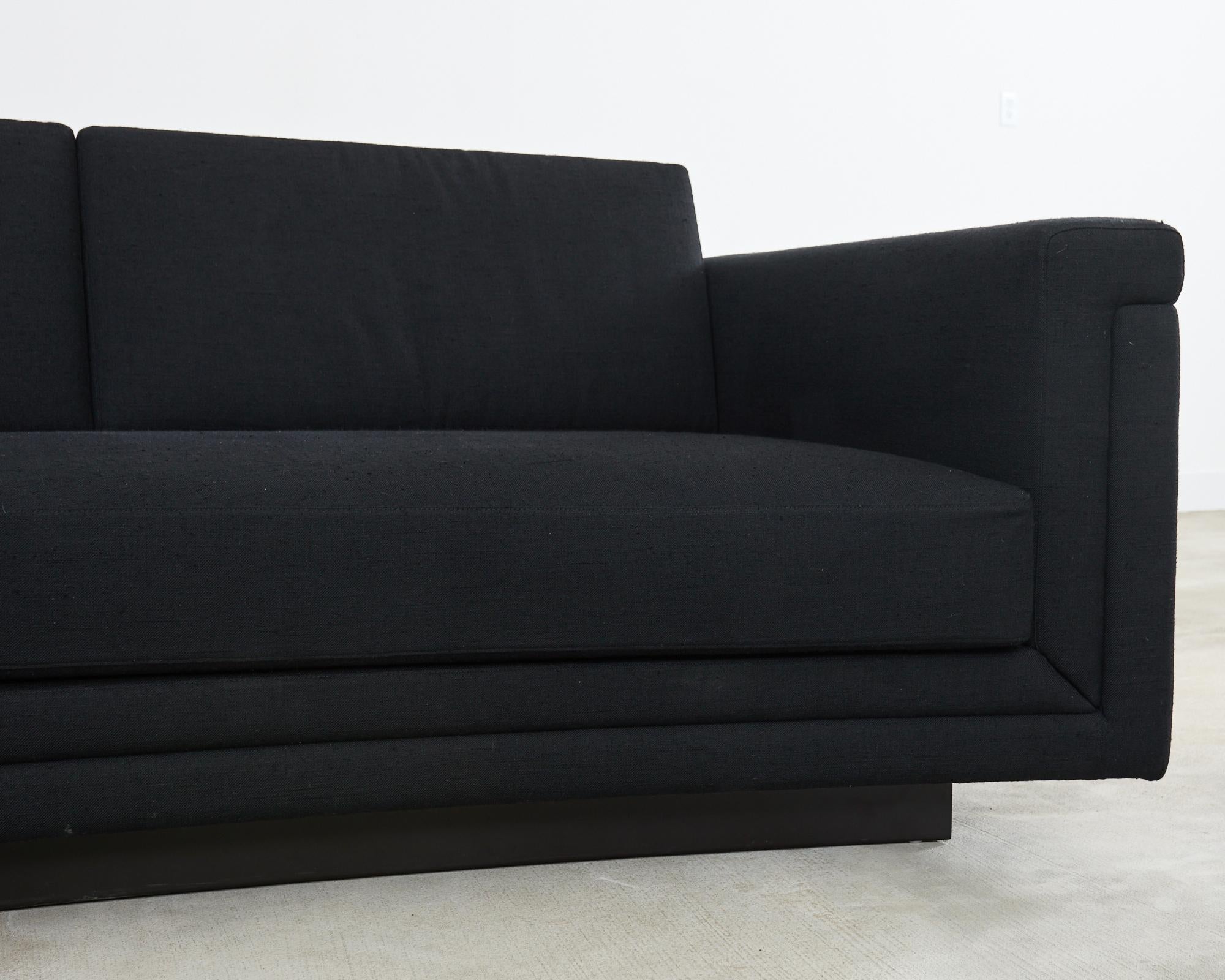 Modern Curved Sofa in Black Linen After Edward Wormley For Sale 5
