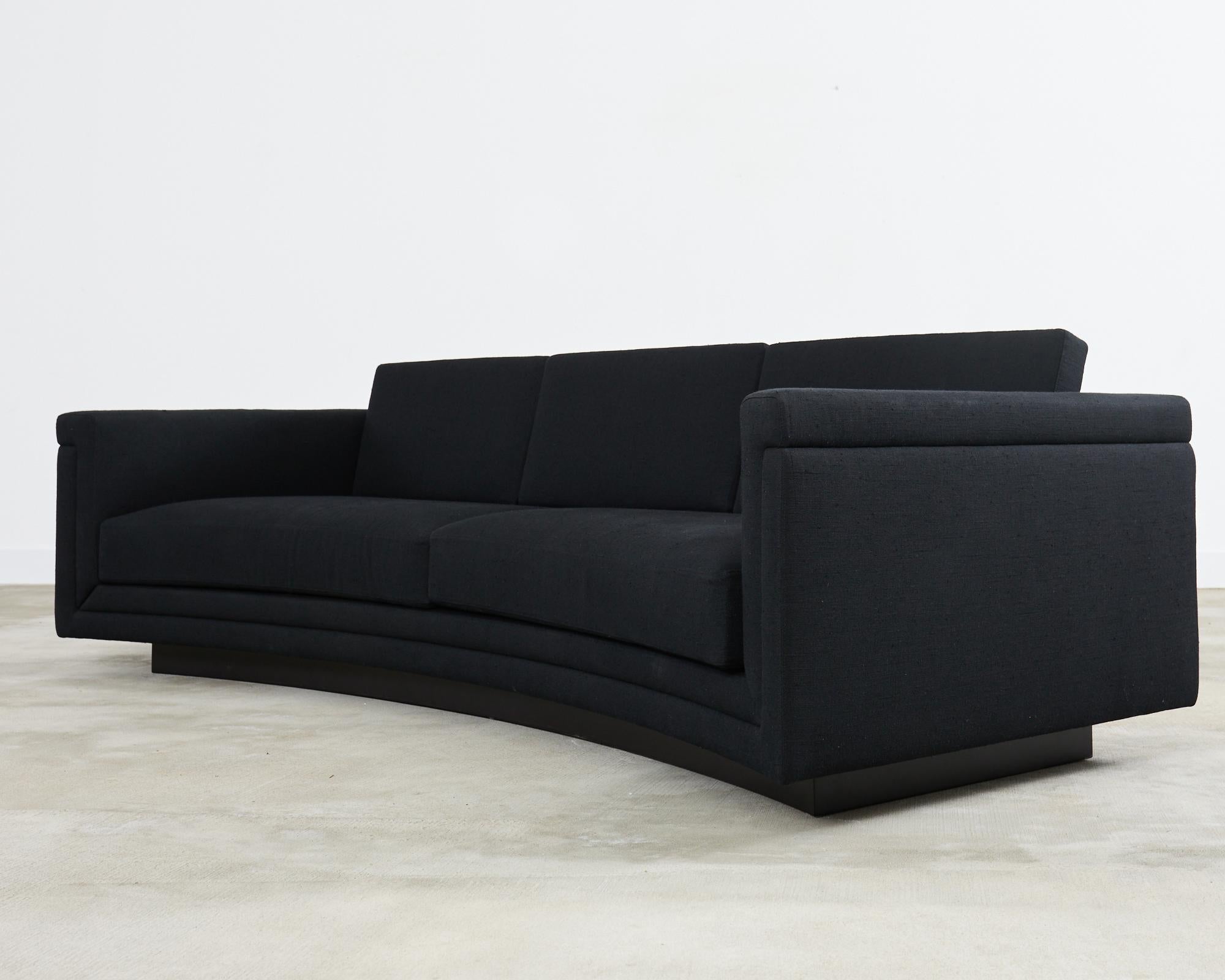 Modern Curved Sofa in Black Linen After Edward Wormley In Good Condition For Sale In Rio Vista, CA