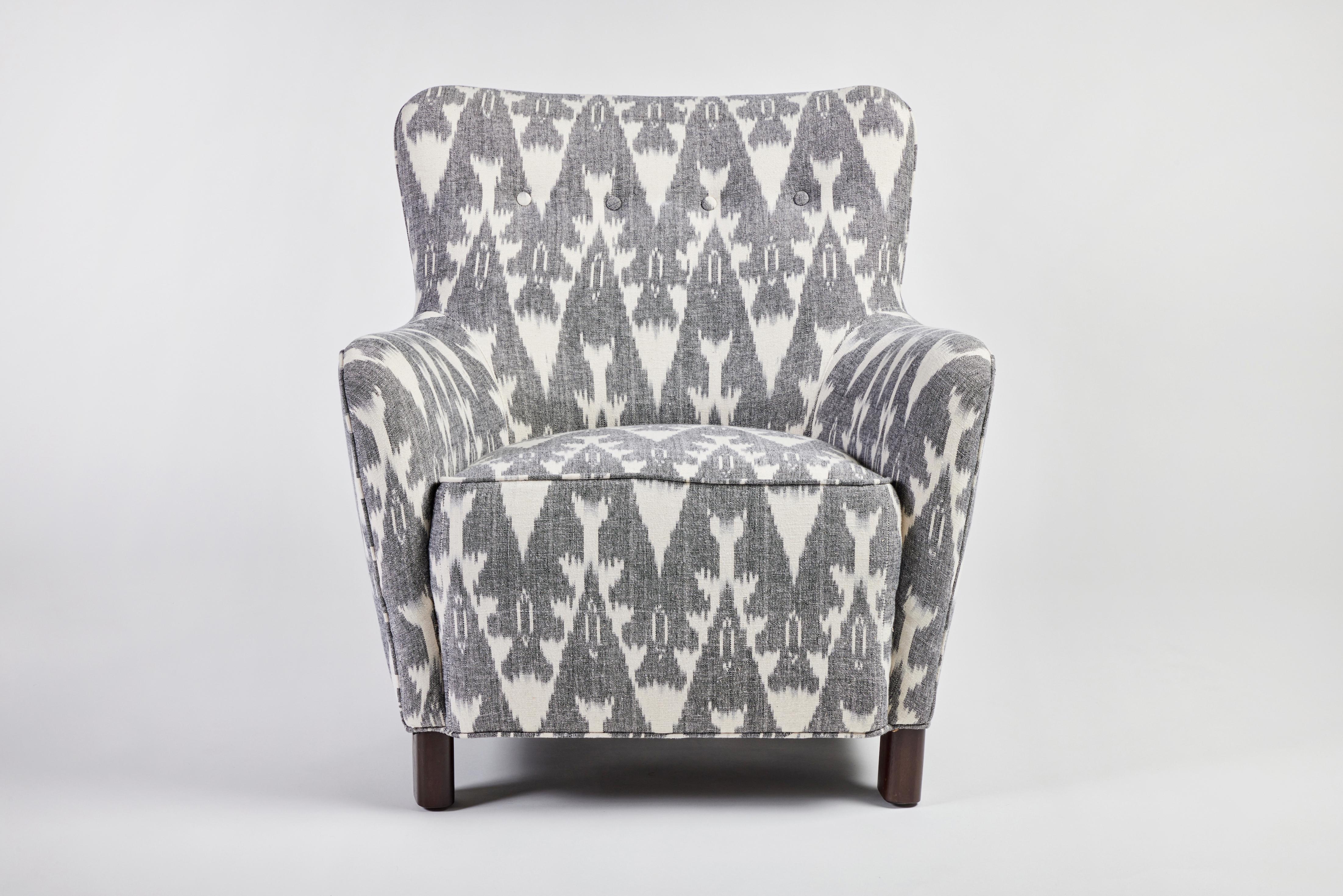La sedia Ann di Martin and Brockett è caratterizzata da un sedile a otto molle legate a mano e da un design snello per una seduta sostenuta.

H. 32