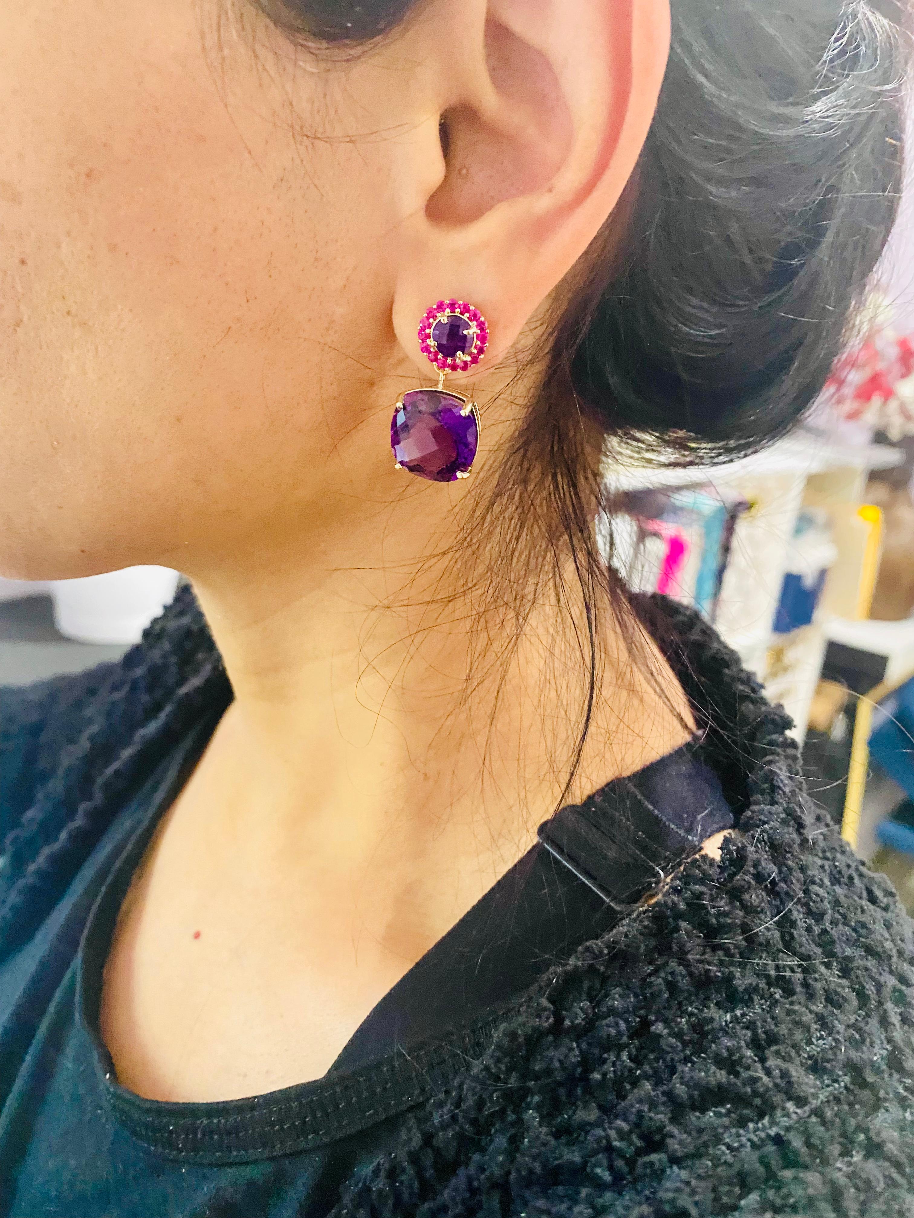 Pendants d'oreilles modernes en or jaune 14 carats avec améthyste taillée en coussin et saphir rose en vente 4