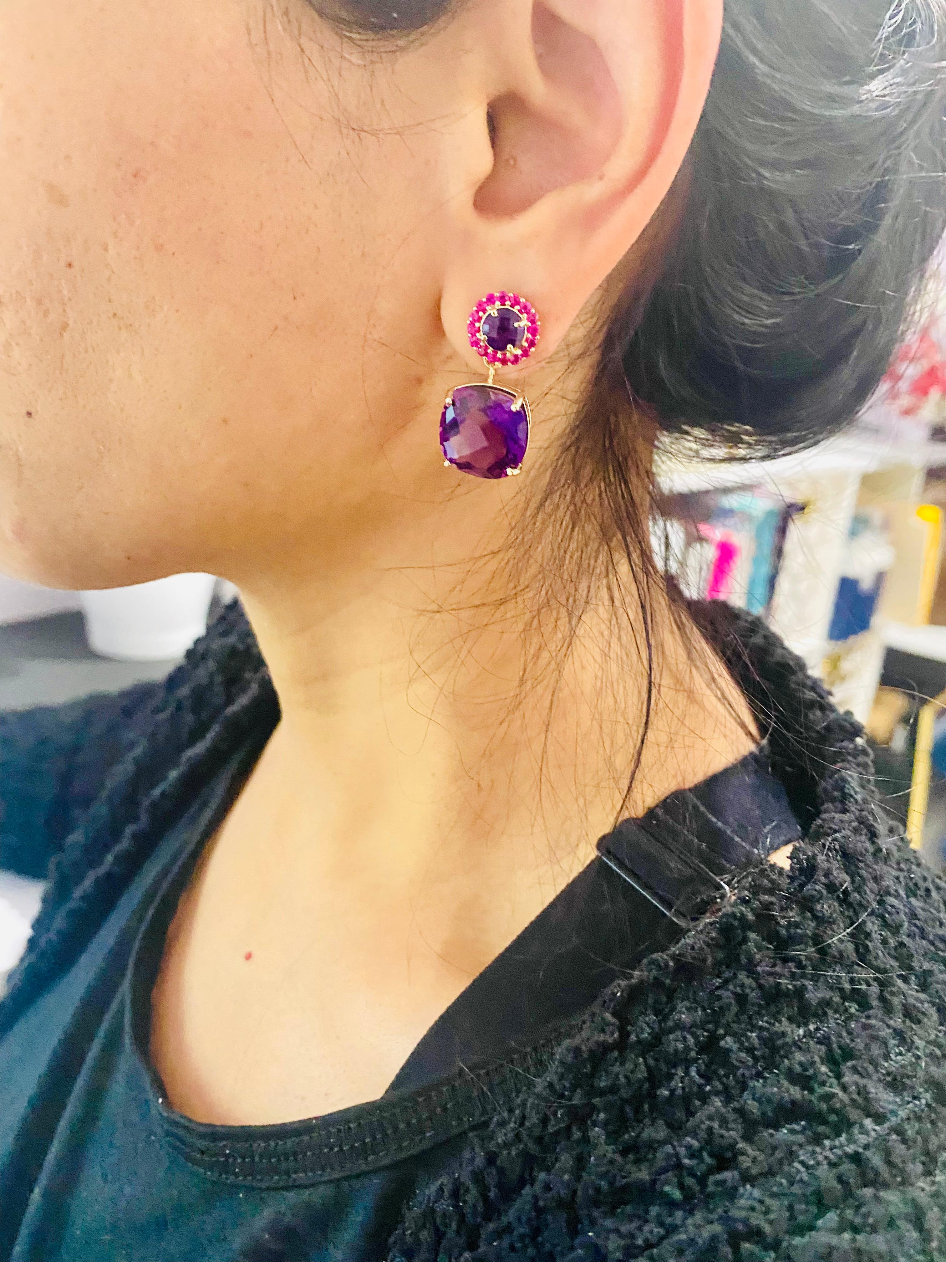 Pendants d'oreilles modernes en or jaune 14 carats avec améthyste taillée en coussin et saphir rose en vente 5