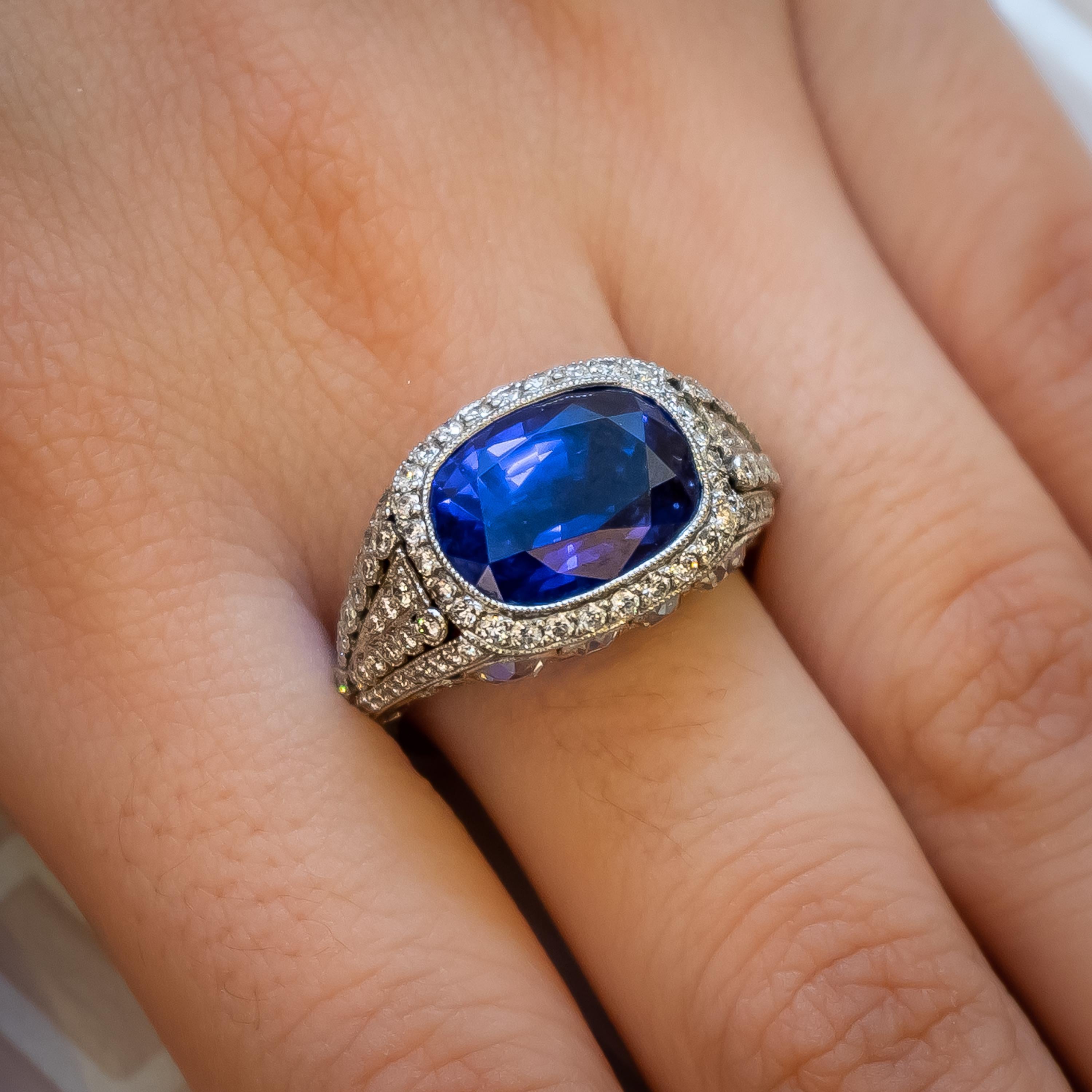 De las mujeres Anillo moderno de diamantes zafiro talla cojín y platino, 8,64 quilates en venta