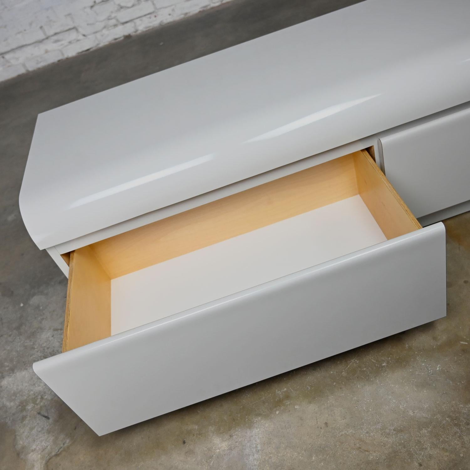 Modern Custom Built Light Gray Laminate Low 2 Drawer Dresser Bench Seat Storage 3