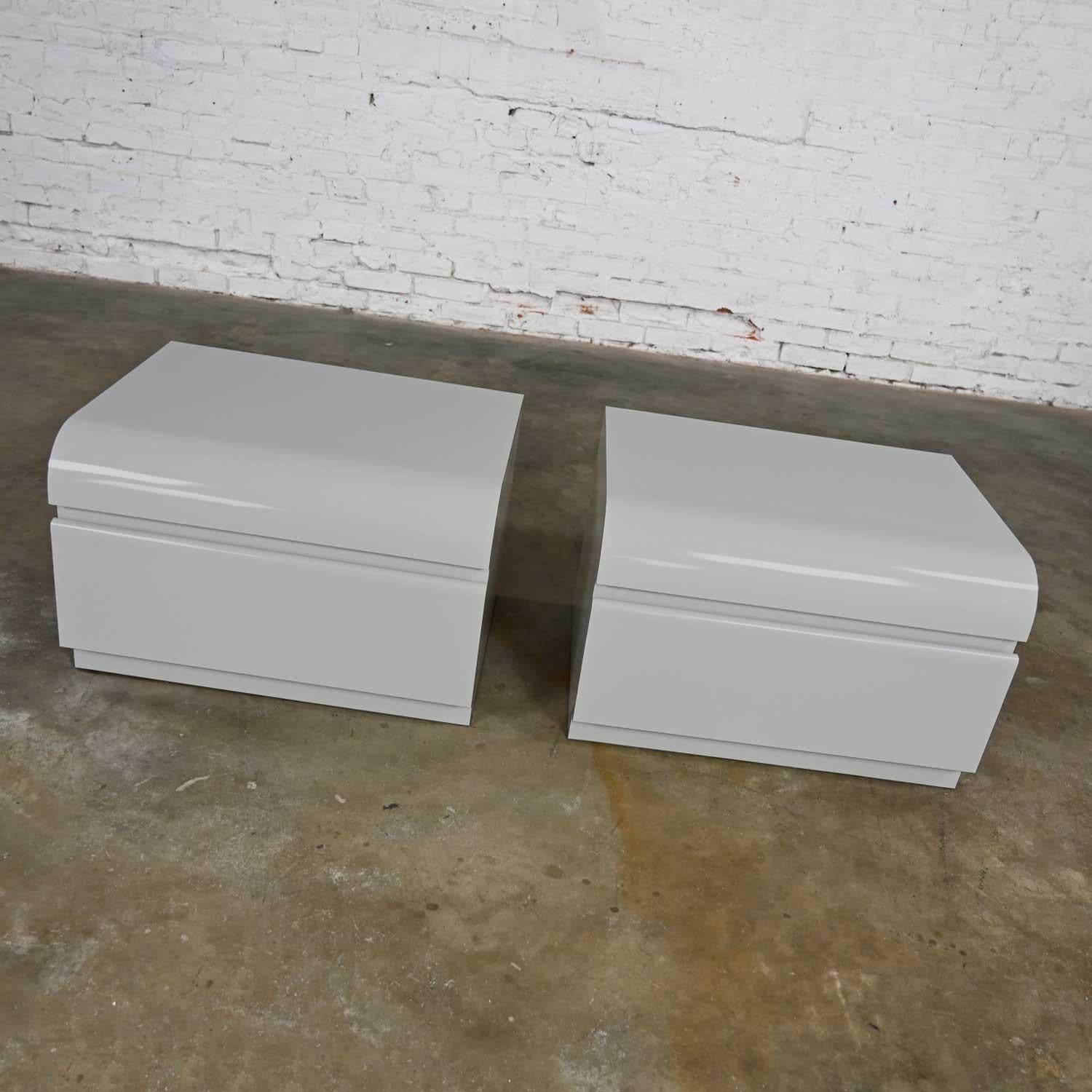 Modern Custom Built Light Gray Laminate Pair of Nightstands or End Table Cabinet 3