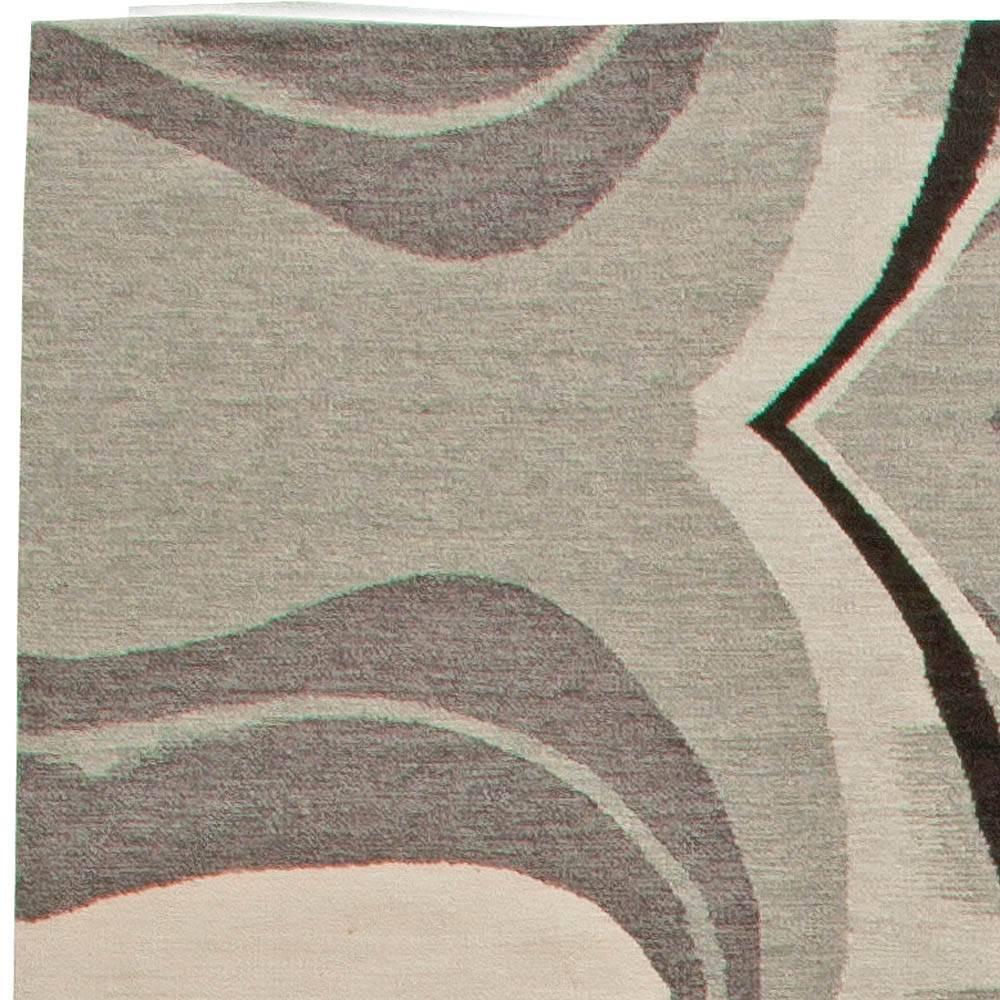 Indiano Tappeto moderno Cyclone a trama piatta in beige e grigio di Doris Leslie Blau in vendita