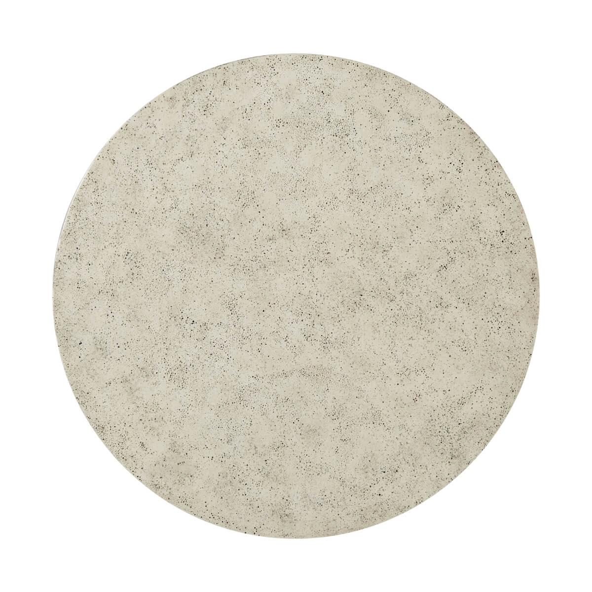 Moderner Beistelltisch aus gemaserter Esche in unserem Dark Earth-Finish mit einer Platte in unserem steinähnlichen, porösen Mineral-Finish.

Abmessungen: 21,75