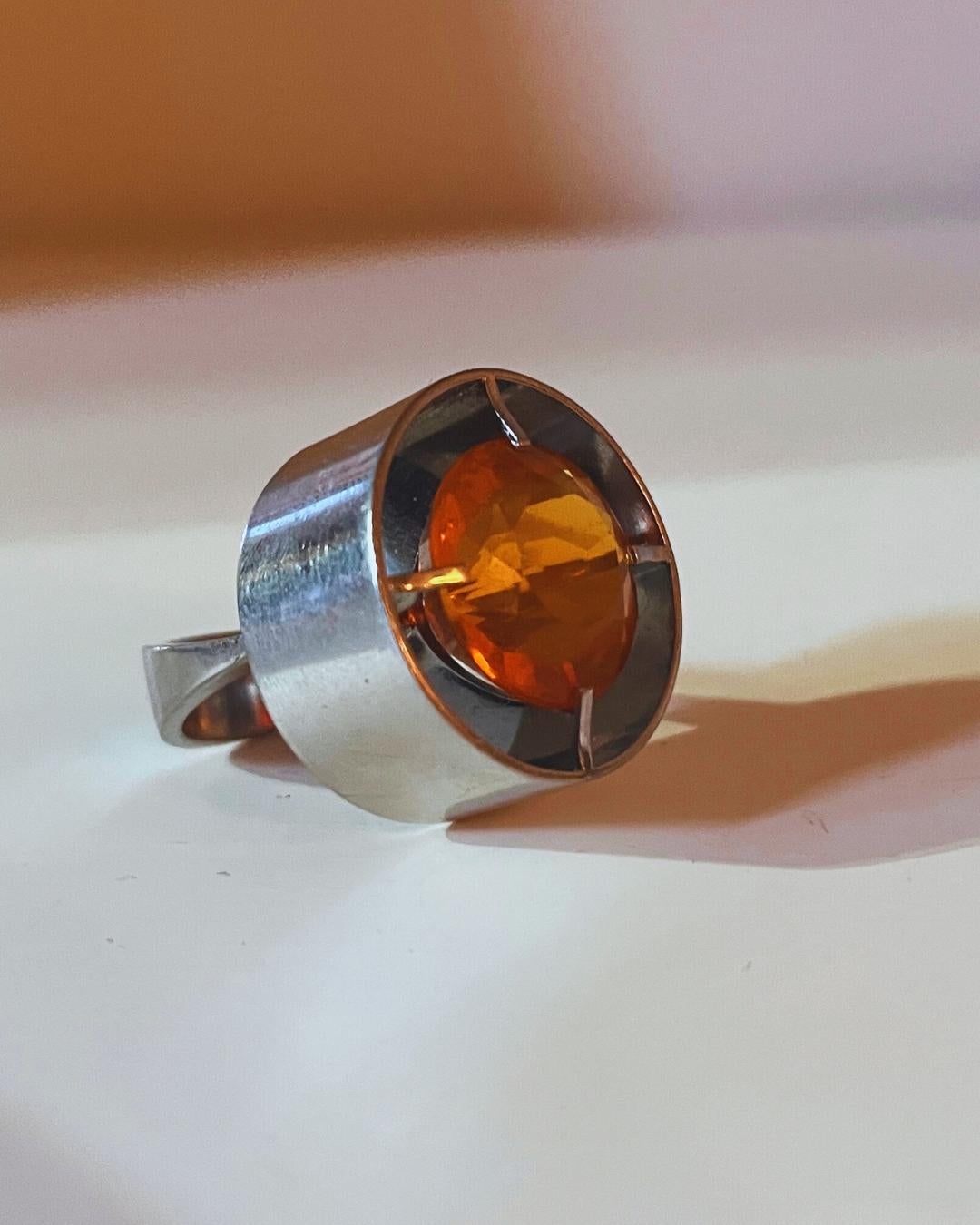 Women's or Men's Modern Cylindrical Design Fire Opal and White Gold Ring 1970s For Sale