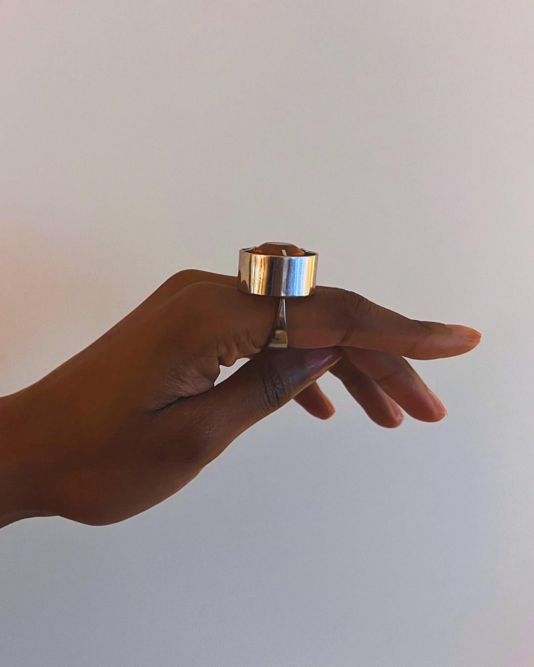 Modern Cylindrical Design Fire Opal and White Gold Ring 1970s For Sale 1