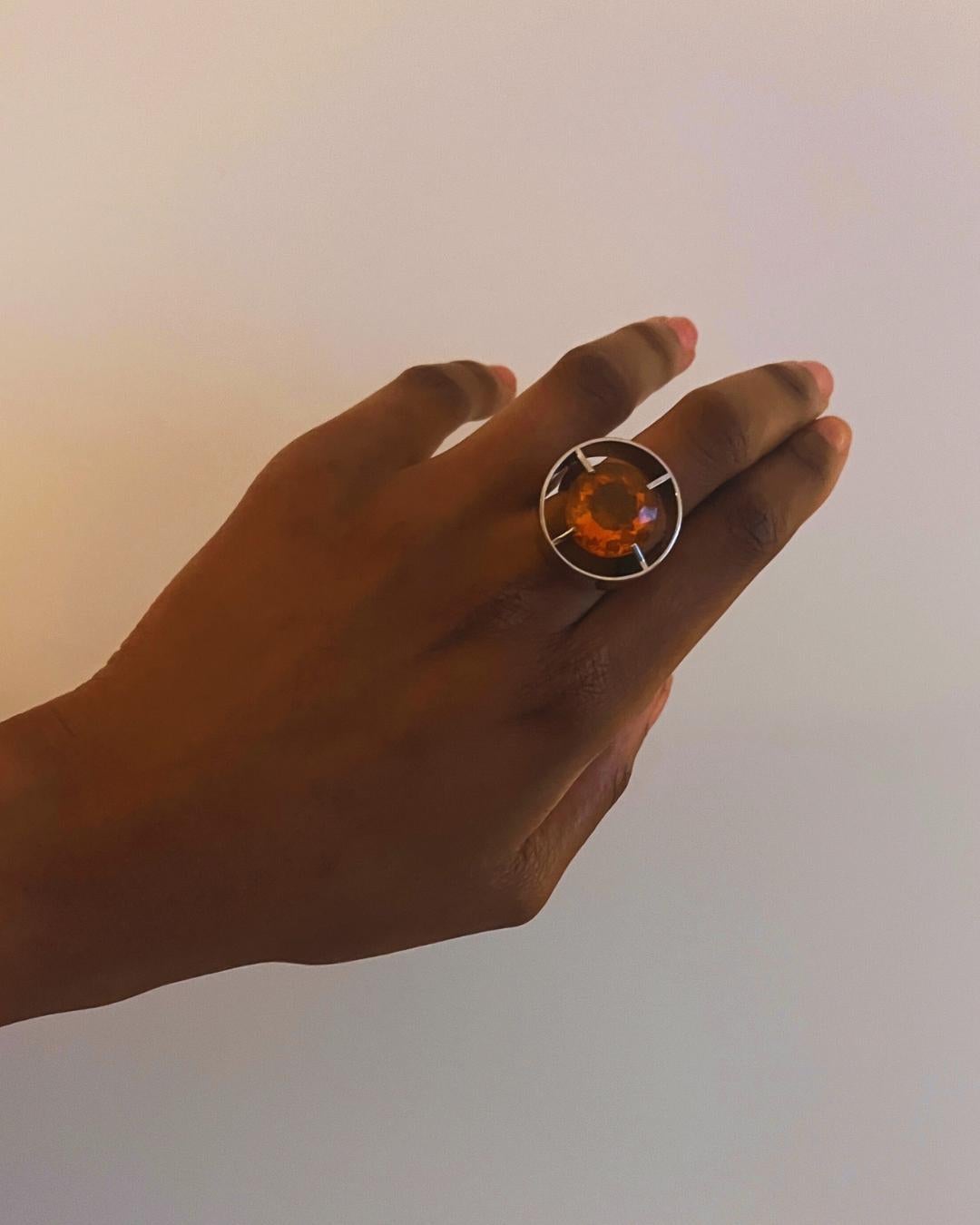 Modern Cylindrical Design Fire Opal and White Gold Ring 1970s For Sale 3