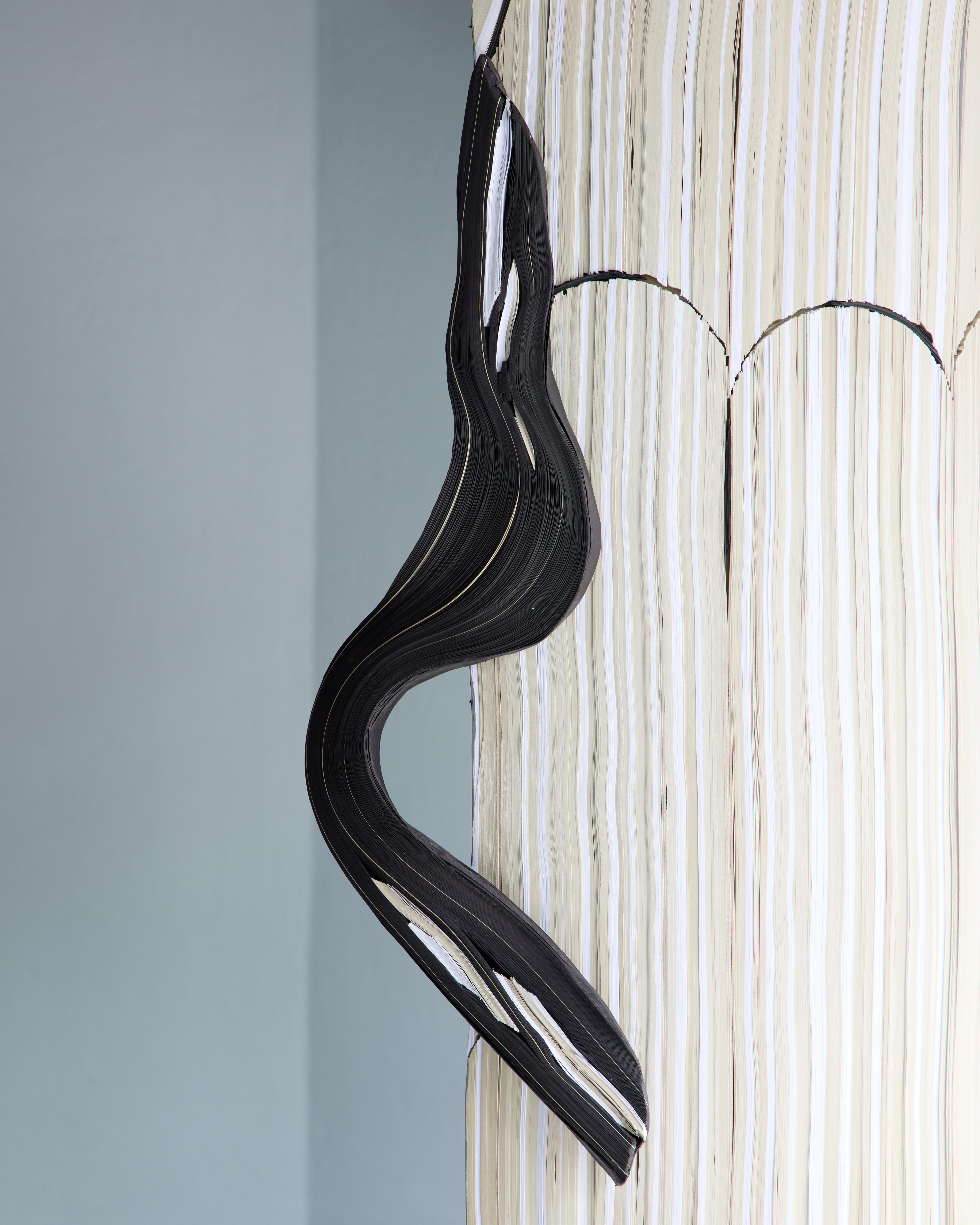 Hand-Crafted Modern Daniele Papuli Dilmos Round Vertical Cabinet Bar Handmade Glass Shelves For Sale
