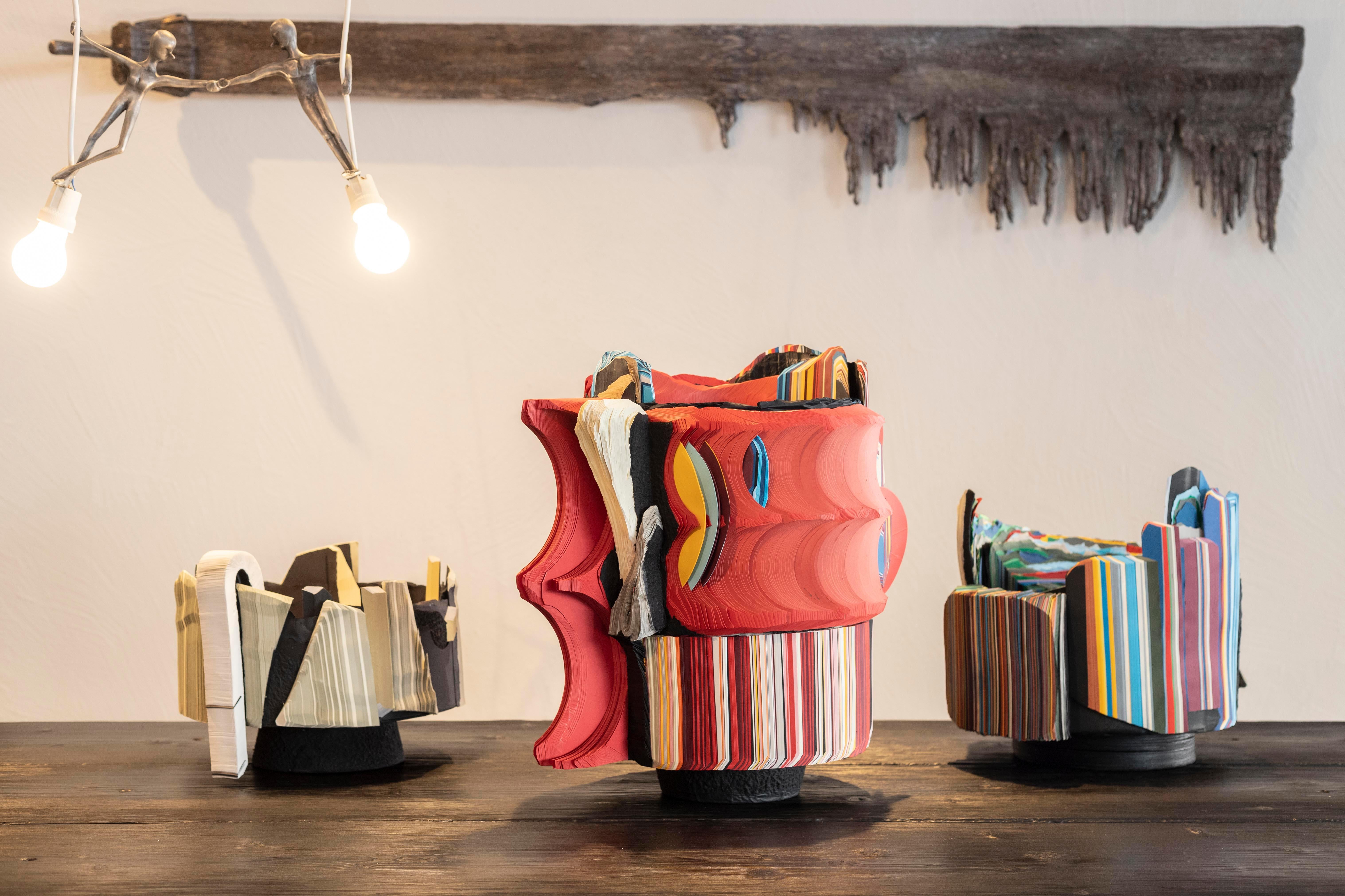 Moderne Daniele Papuli für Dilmos Einzigartige Skulptur Vase Handgefertigt Papier Bunt im Angebot 3