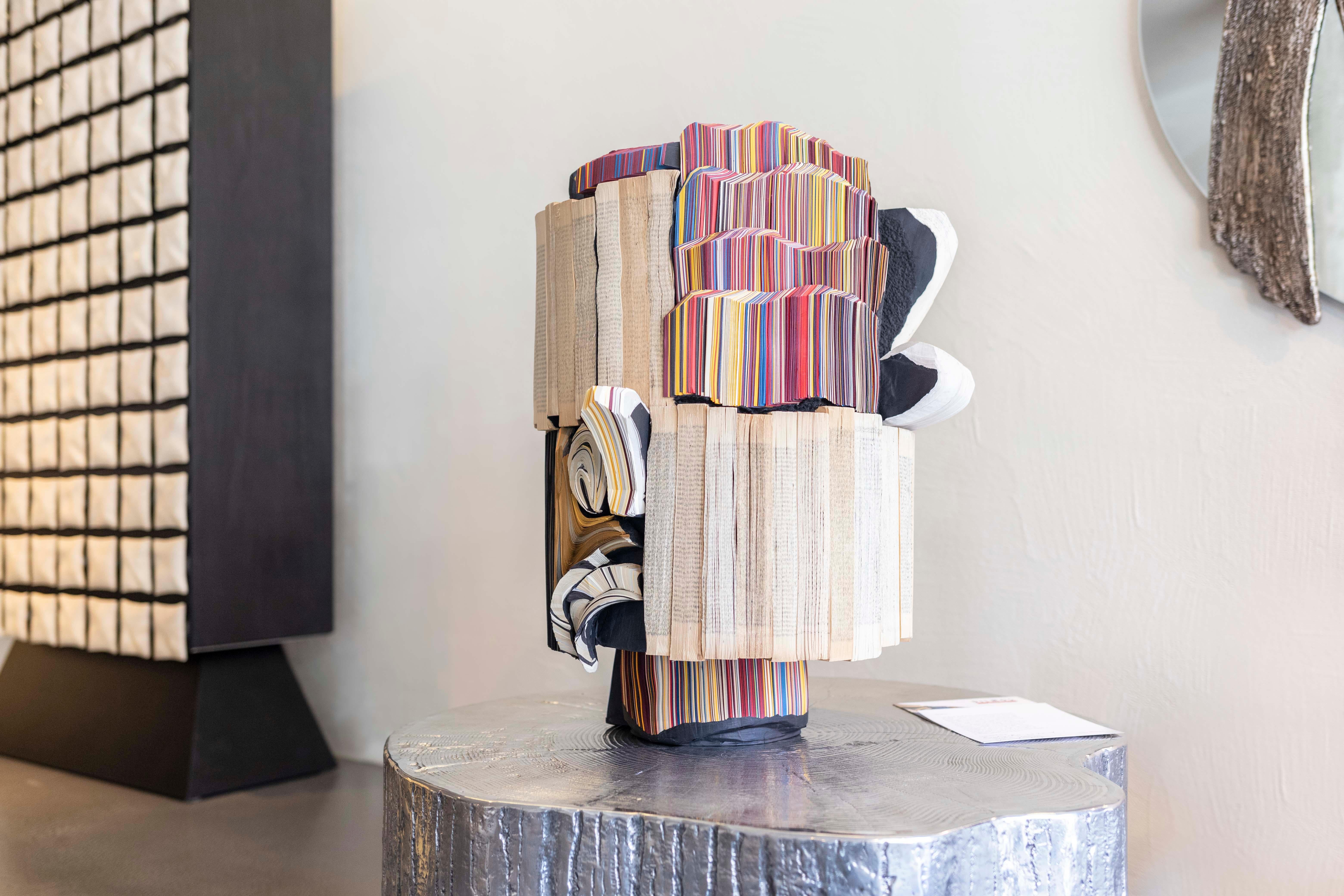 Moderne Vase de sculpture unique en papier coloré fait à la main par Daniele Papuli pour Dilmos en vente