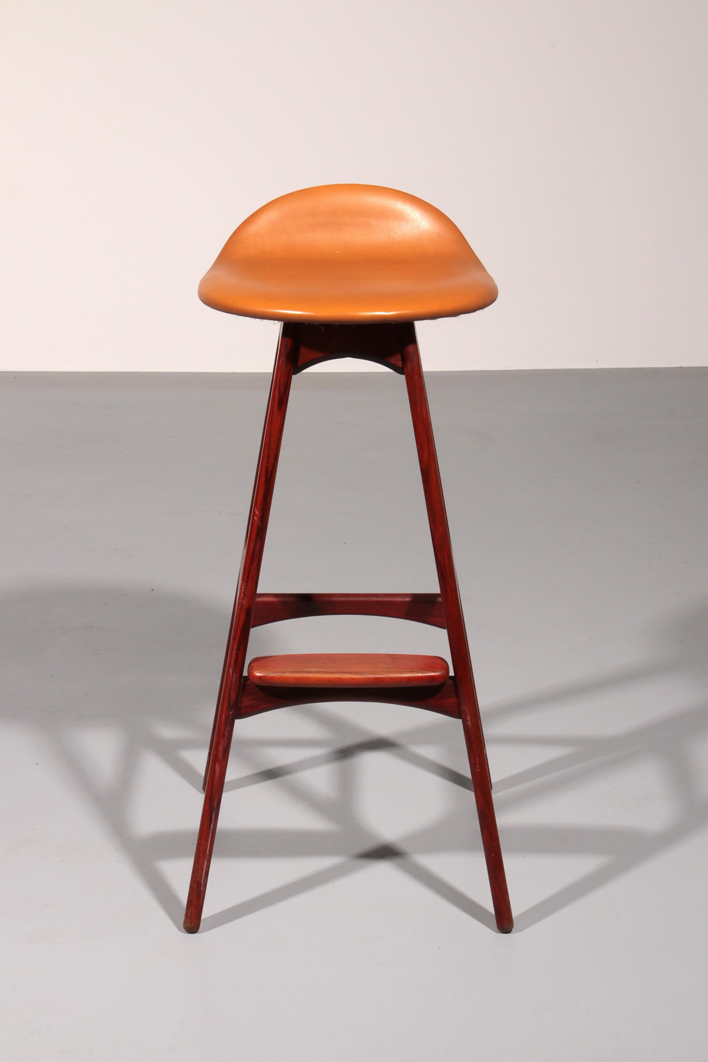 Scandinavian Modern Modern Danish Leather and wood Model OD-61 Bar Stool by Erik Buch for Oddense For Sale