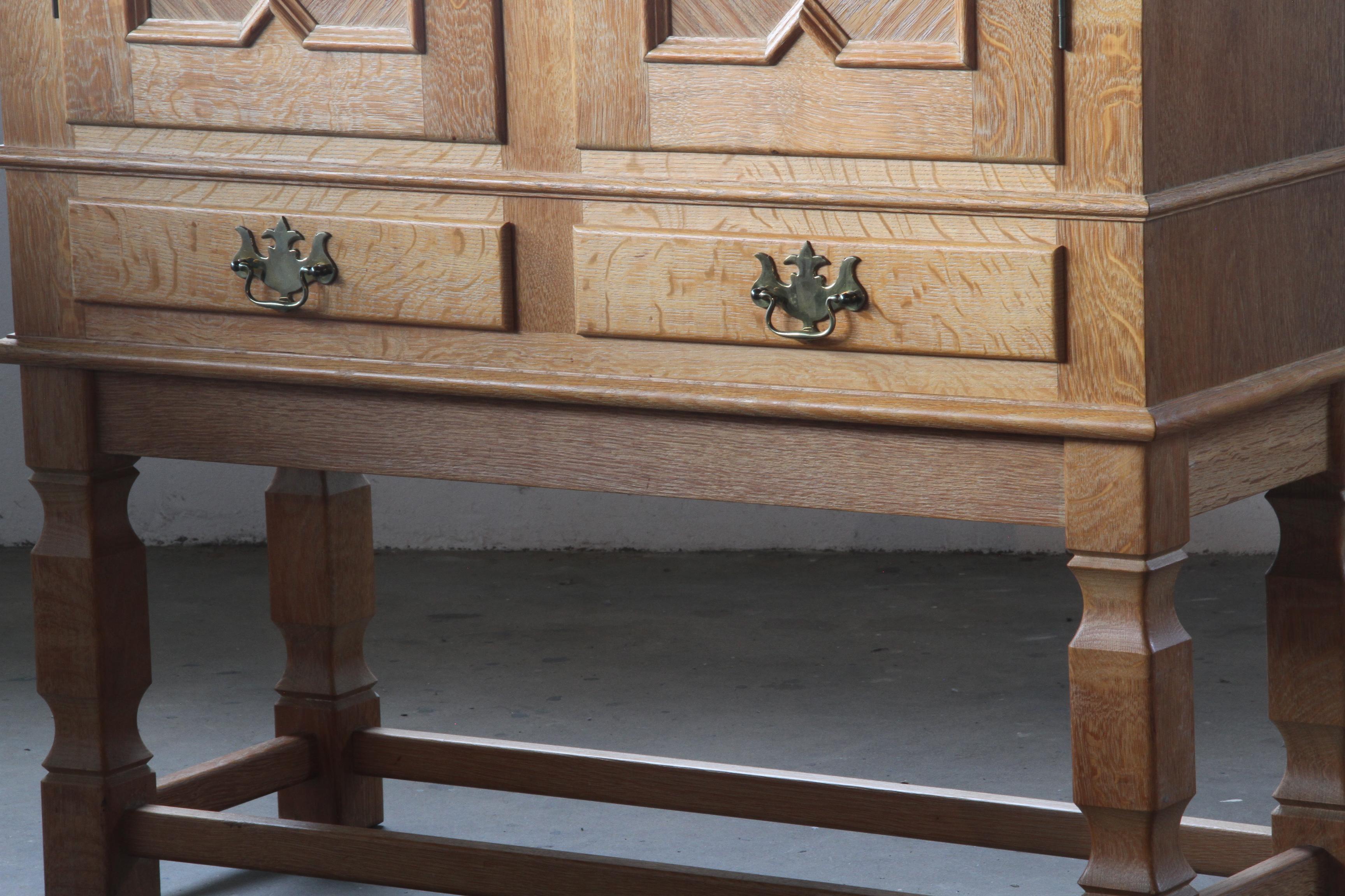 Mid-Century Modern Modern Danish Oak Cabinet style of Henning Kjærnulf, 1960s
