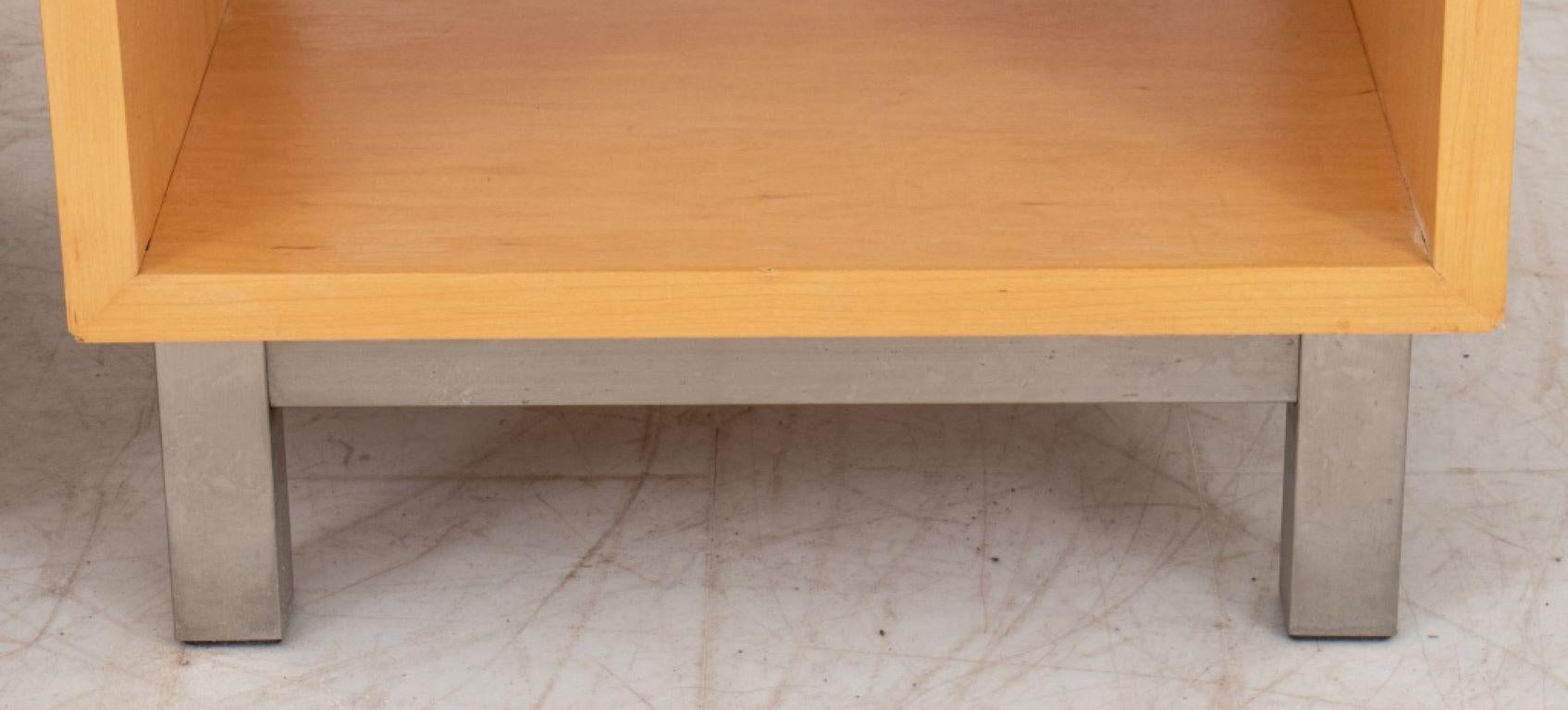 Paire de tables d'appoint danoises modernes en bois blond Bon état - En vente à New York, NY