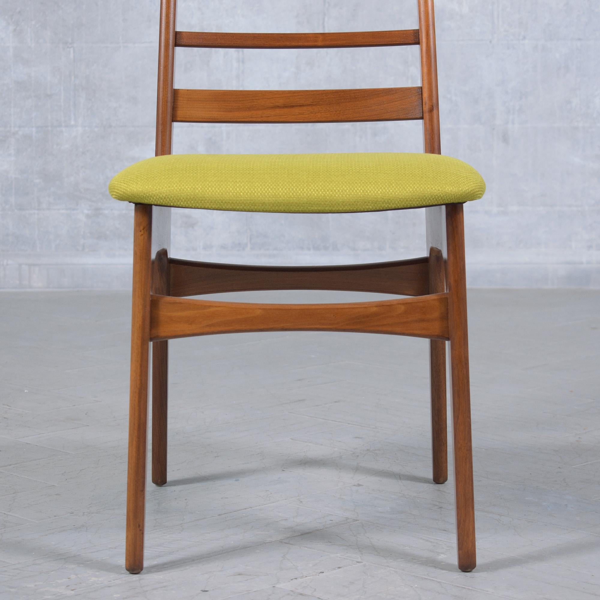 1960s Danish Modern Teak Chair in Walnut Finish with Green Fabric Upholstery For Sale 3