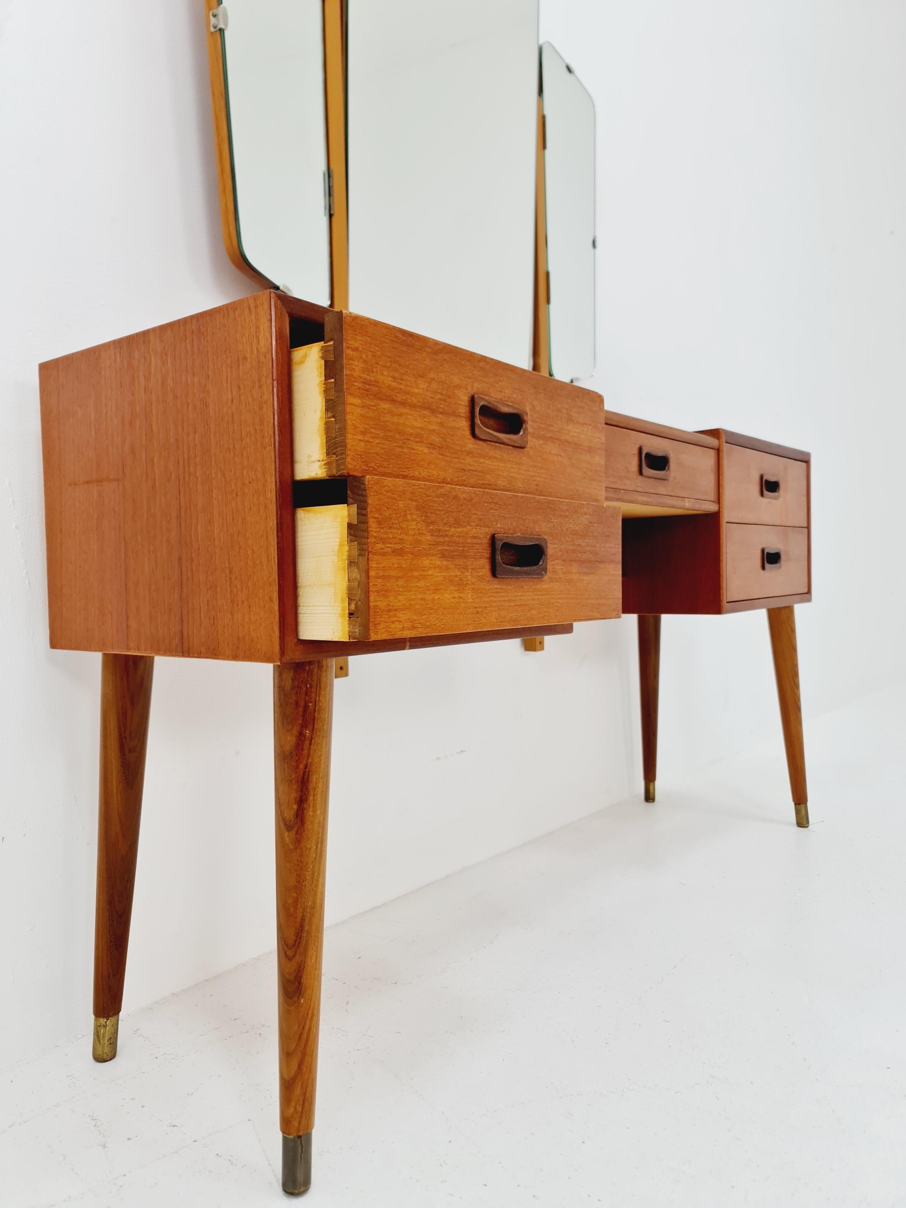 Modern Danish Teak vanity table with stool make up table by Fröseke 1960 For Sale 2