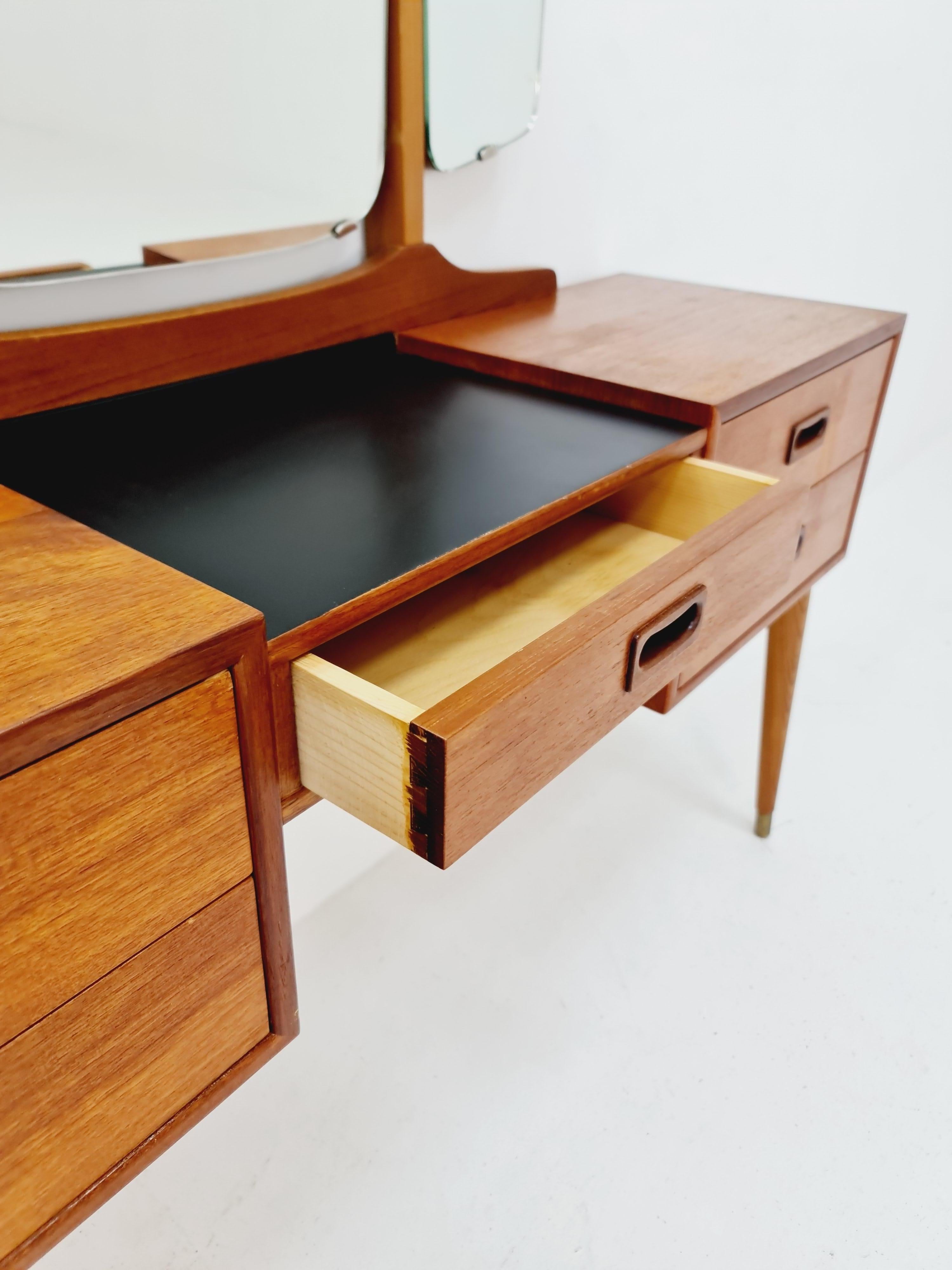 Modern Danish Teak vanity table with stool make up table by Fröseke 1960 For Sale 3