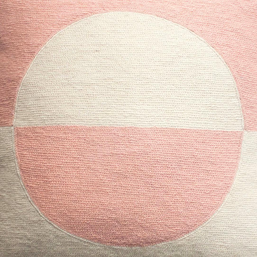 Modern Daphne Circle/Pink Hand Embroidered Geometric Wool Throw Pillow Cover (Moderne)