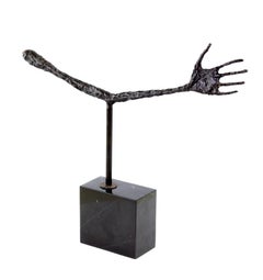 Sculpture moderne en bronze foncé d'une main sur socle