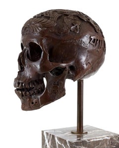 Sculpture moderne de crâne en bronze patiné brun foncé