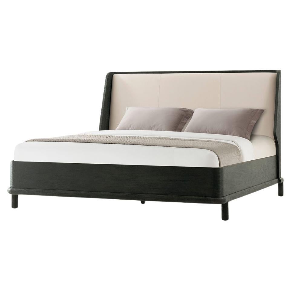 Modern Dark Oak Luxury Bed Frame US King im Angebot