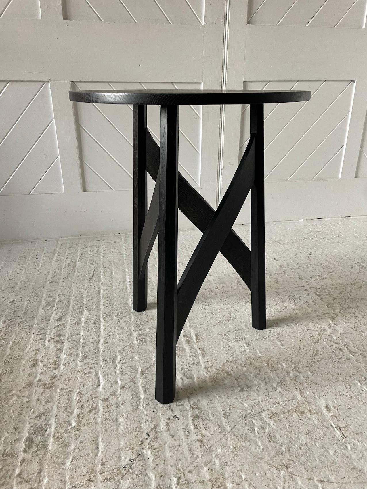 English Modern Day Craftsman Made Oak Circular Top Table For Sale
