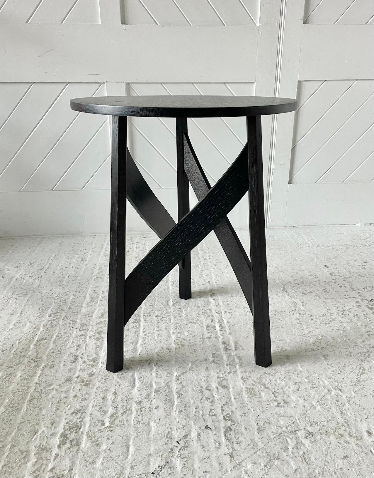 Modern Day Craftsman Made Oak Circular Top Table In New Condition For Sale In Petworth, GB